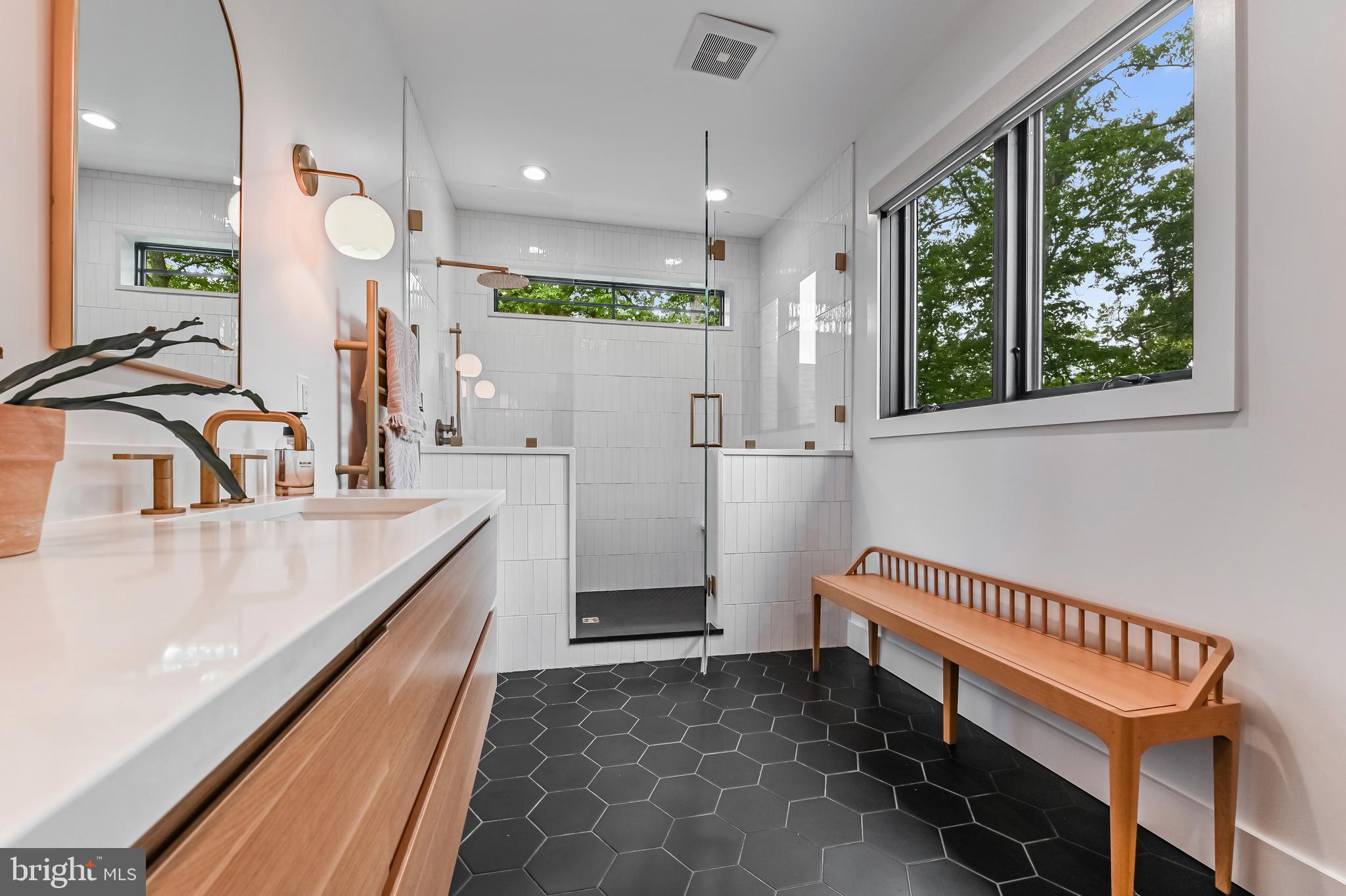 SOUTHDOWN SHORES - Residential