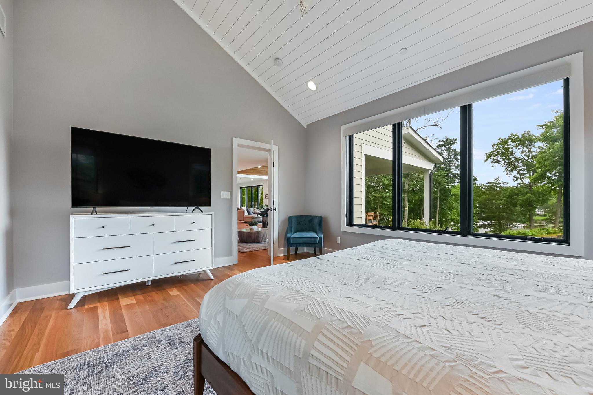 SOUTHDOWN SHORES - Residential