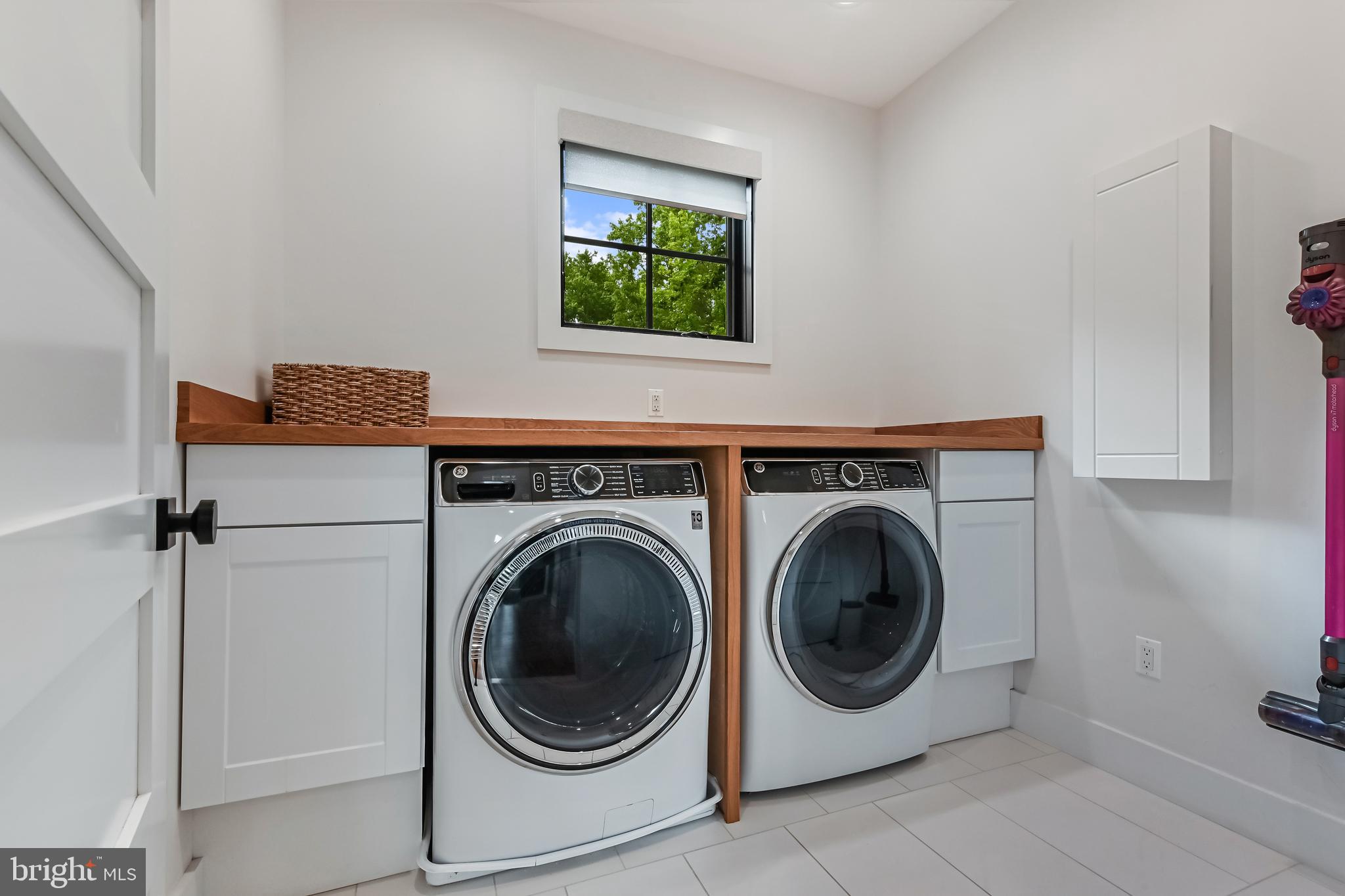 SOUTHDOWN SHORES - Residential