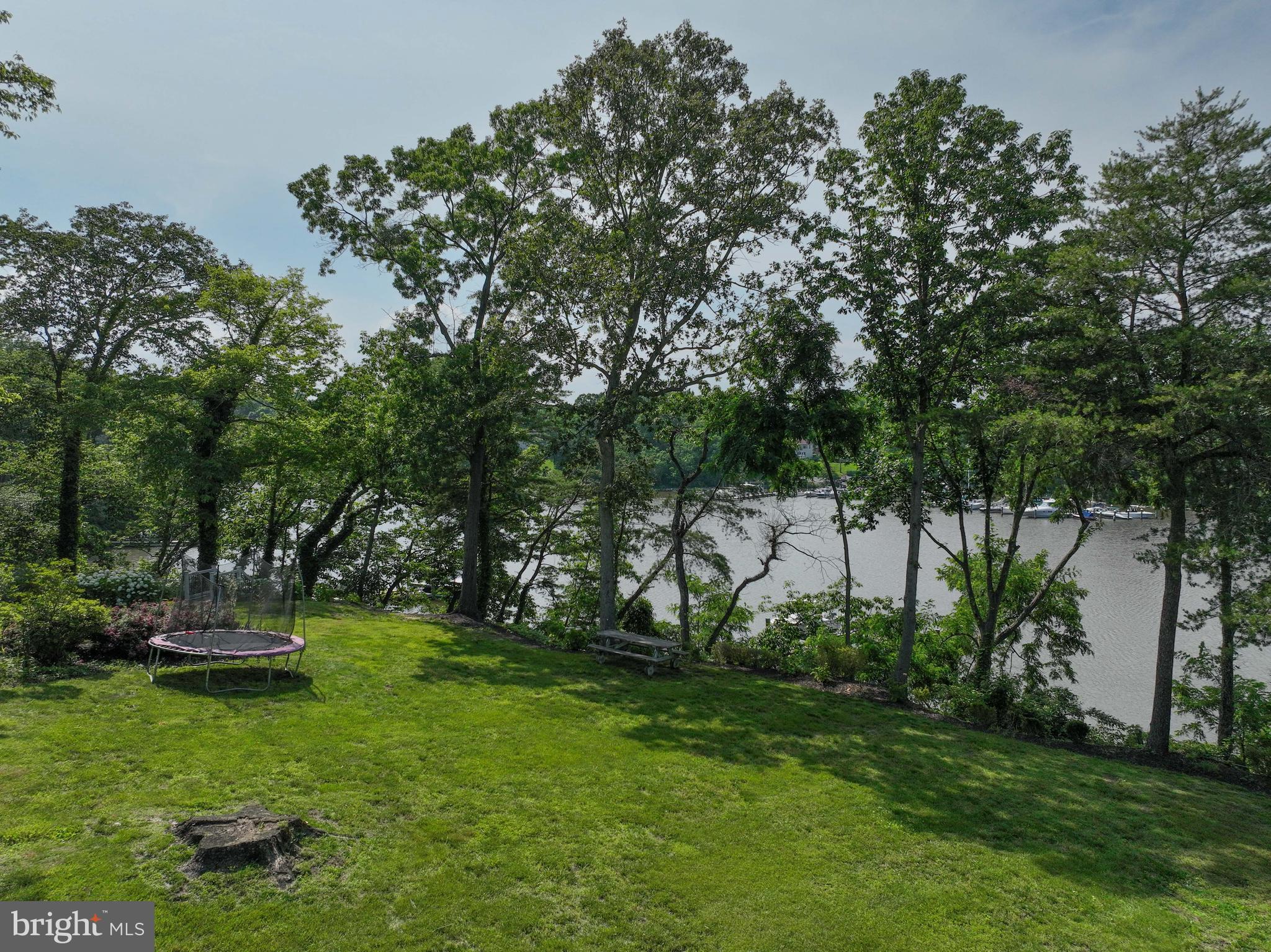 SOUTHDOWN SHORES - Residential