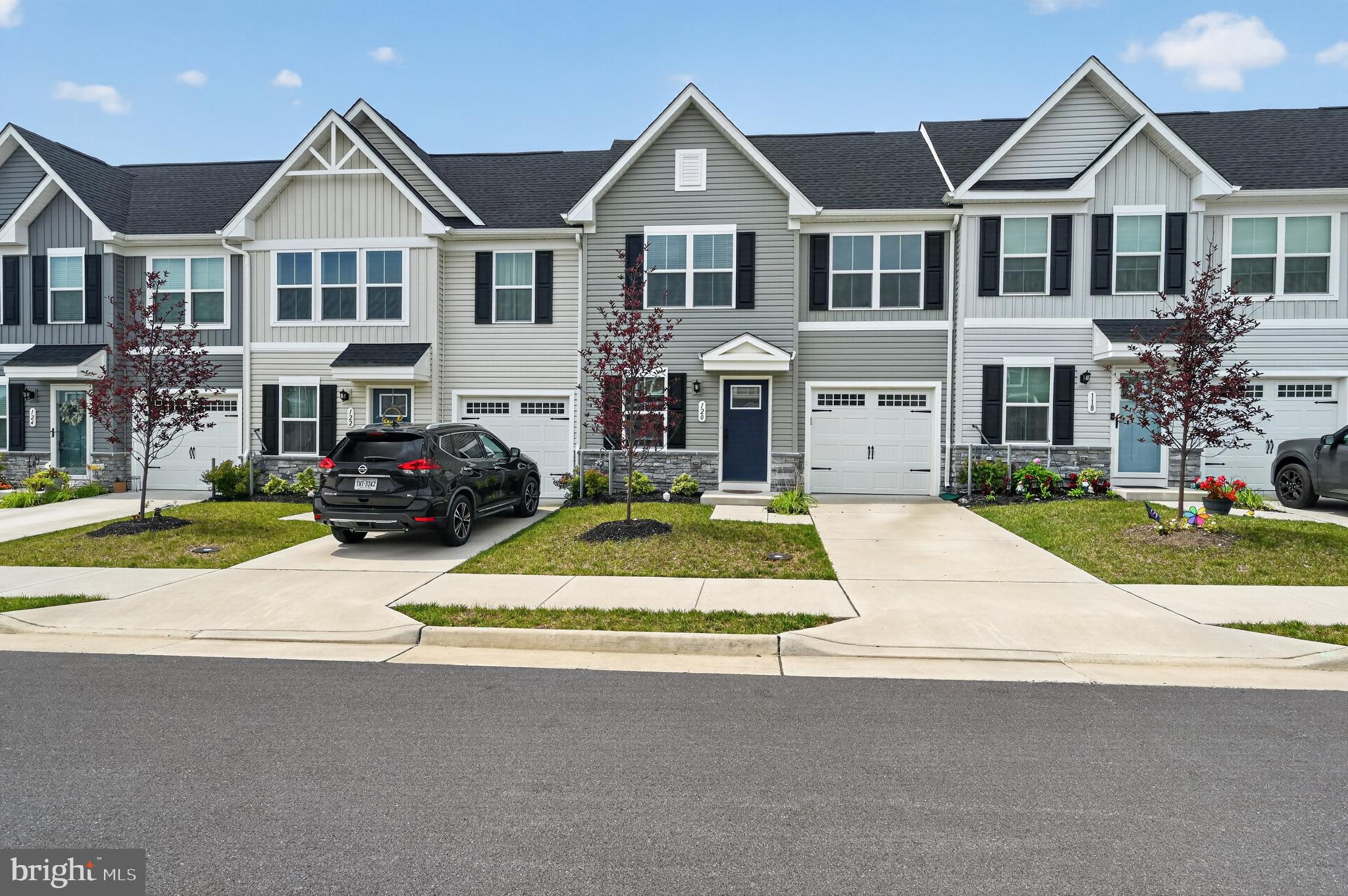 120 MAURY WAY