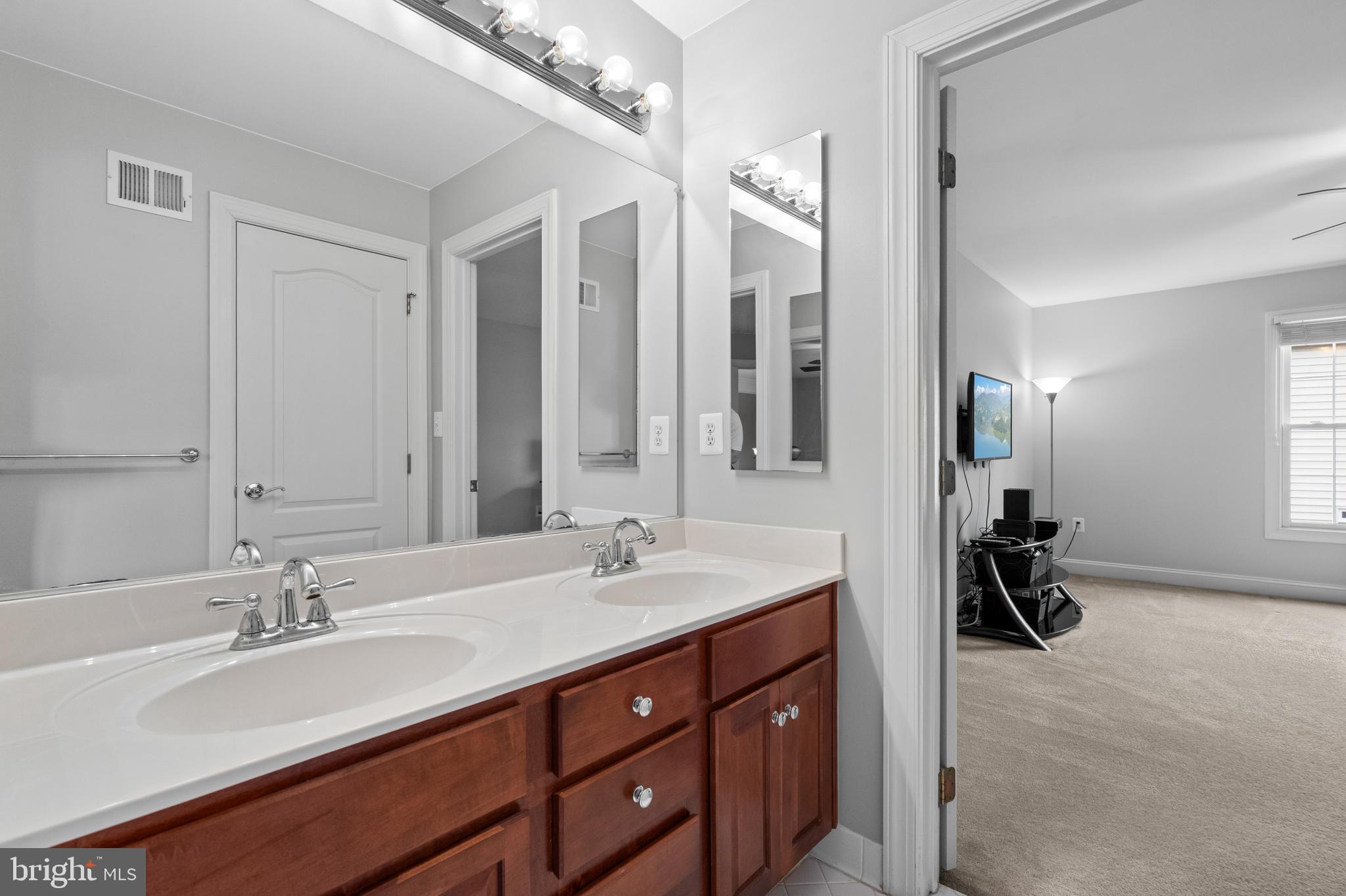 POLAND - Residential