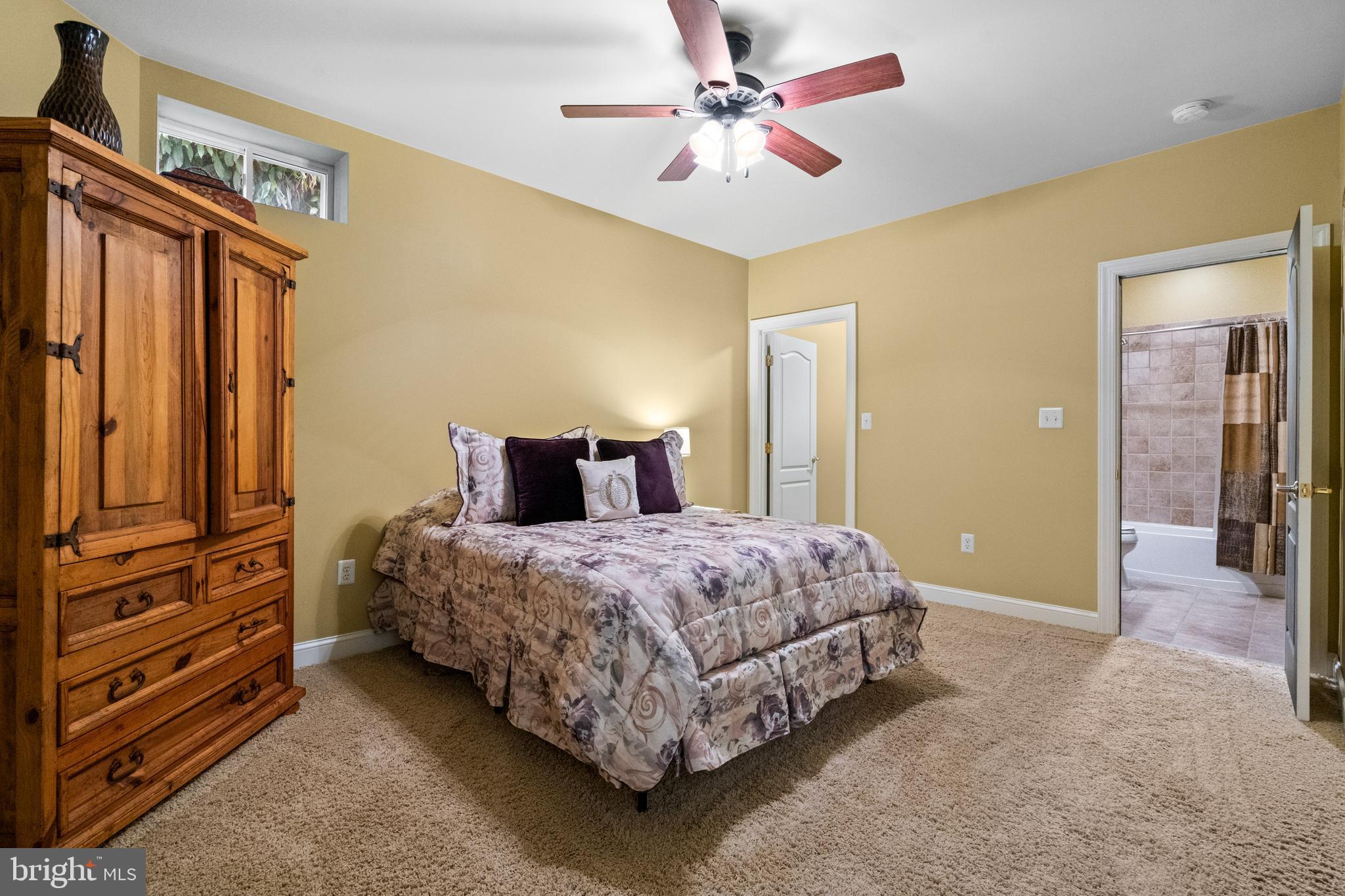 POLAND - Residential