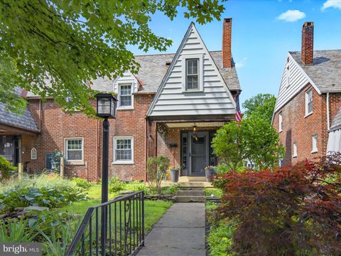 817 HELEN AVENUE LANCASTER PA 17601