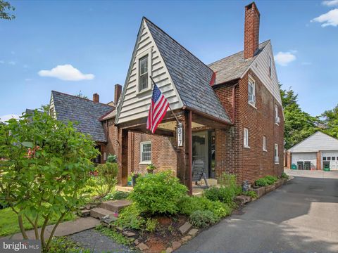 Photo of 817 Helen Avenue, LANCASTER, PA 17601 (MLS # PALA2070664)