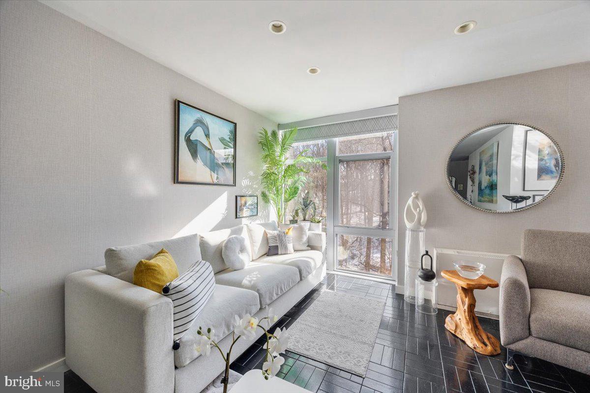 WYNNEFIELD HEIGHTS - Residential