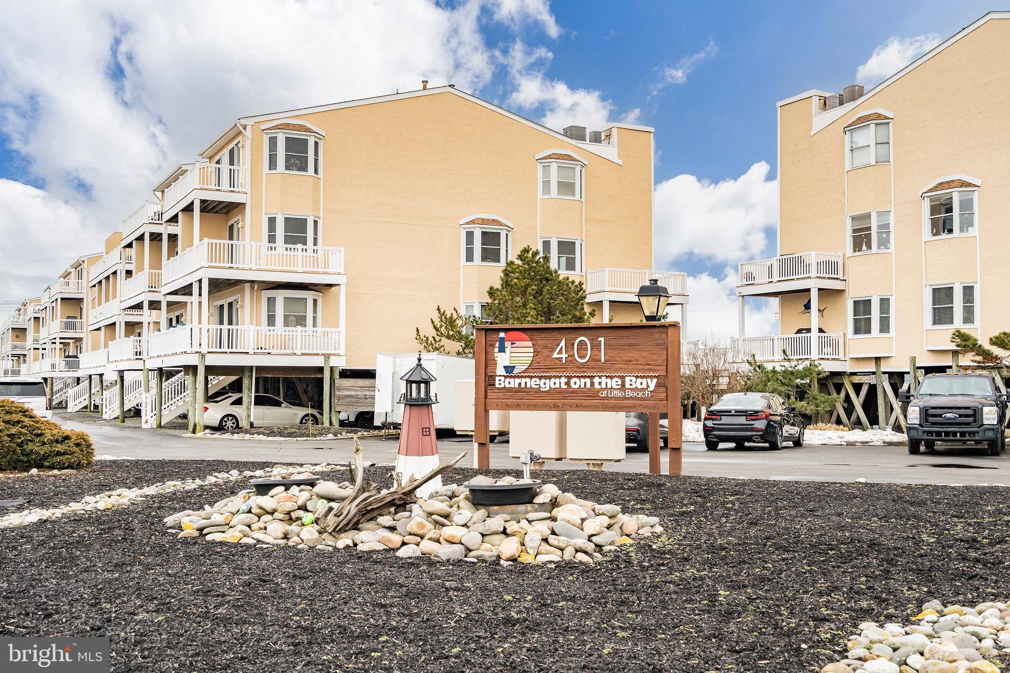 401 BAY SHORE DRIVE 8B
