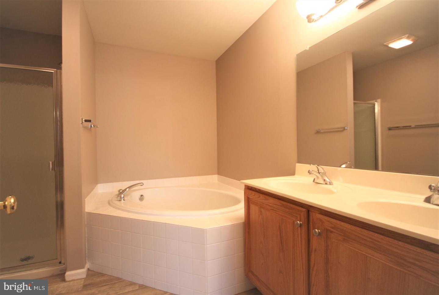 VERNON COURT - Residential