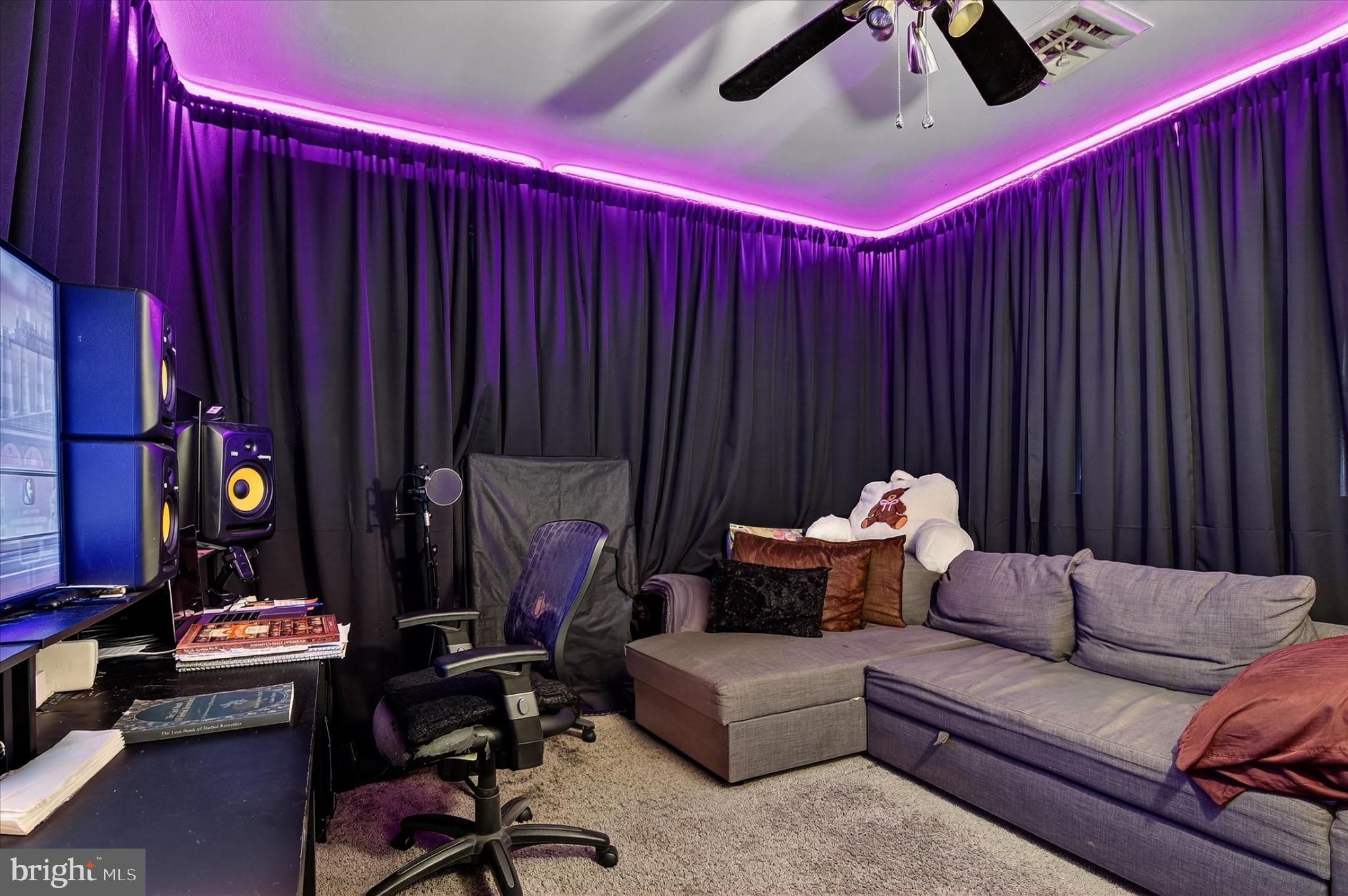 HAVERSTOCK HILLS - Residential