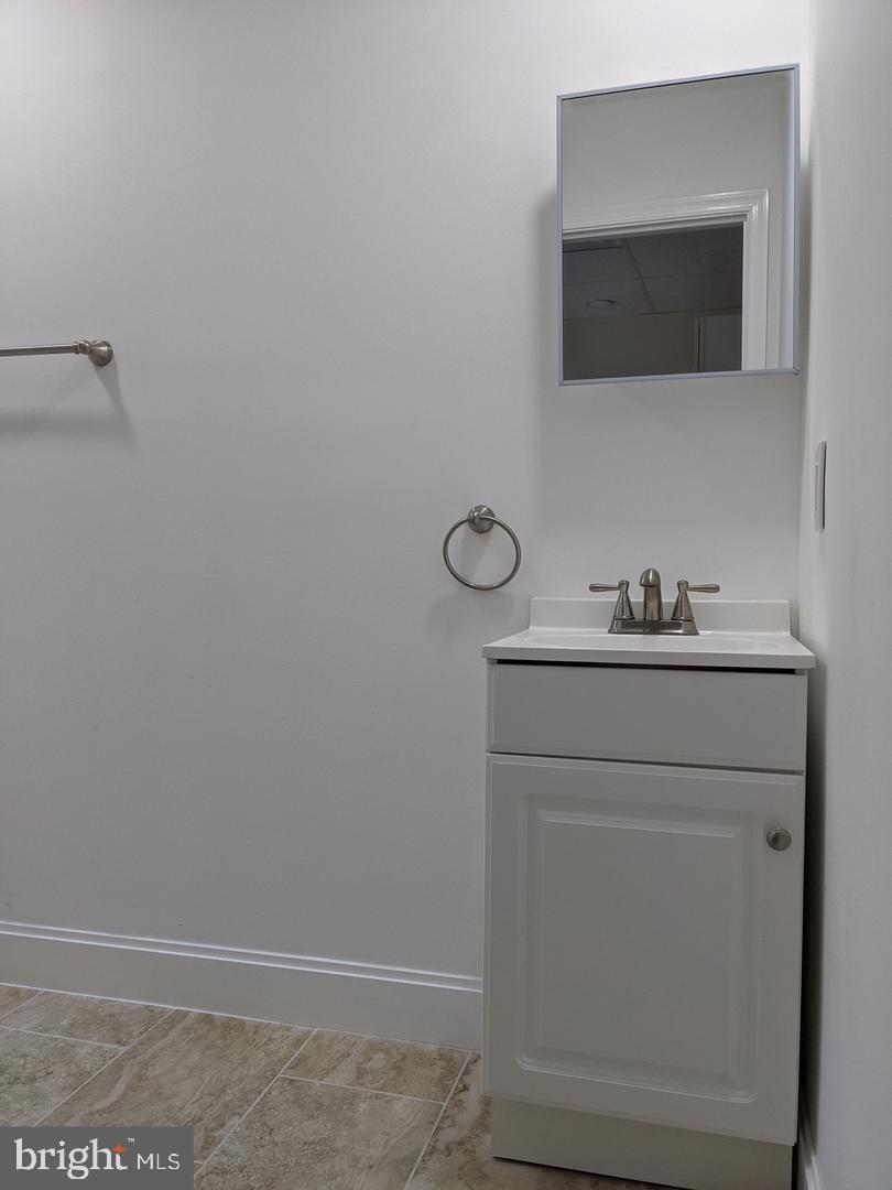 SPRING ARTS - Residential Lease