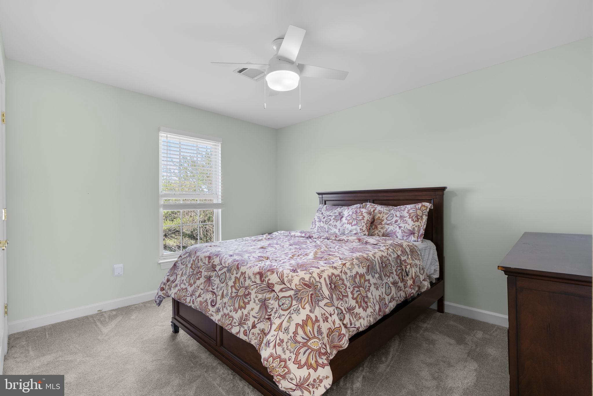 WINDSOR KNOLLS - Residential