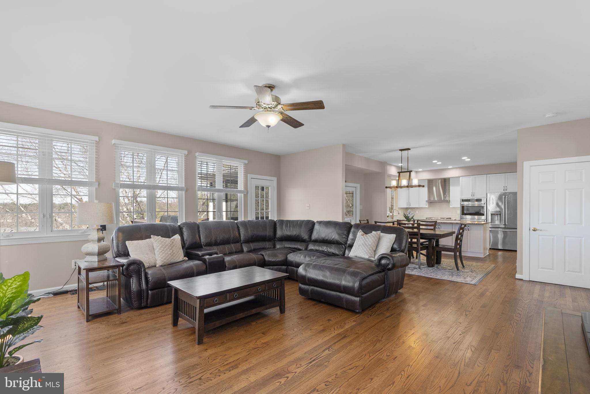 WINDSOR KNOLLS - Residential