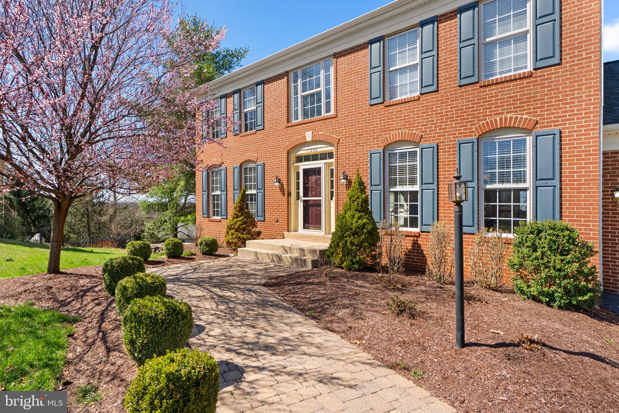 WINDSOR KNOLLS - Residential