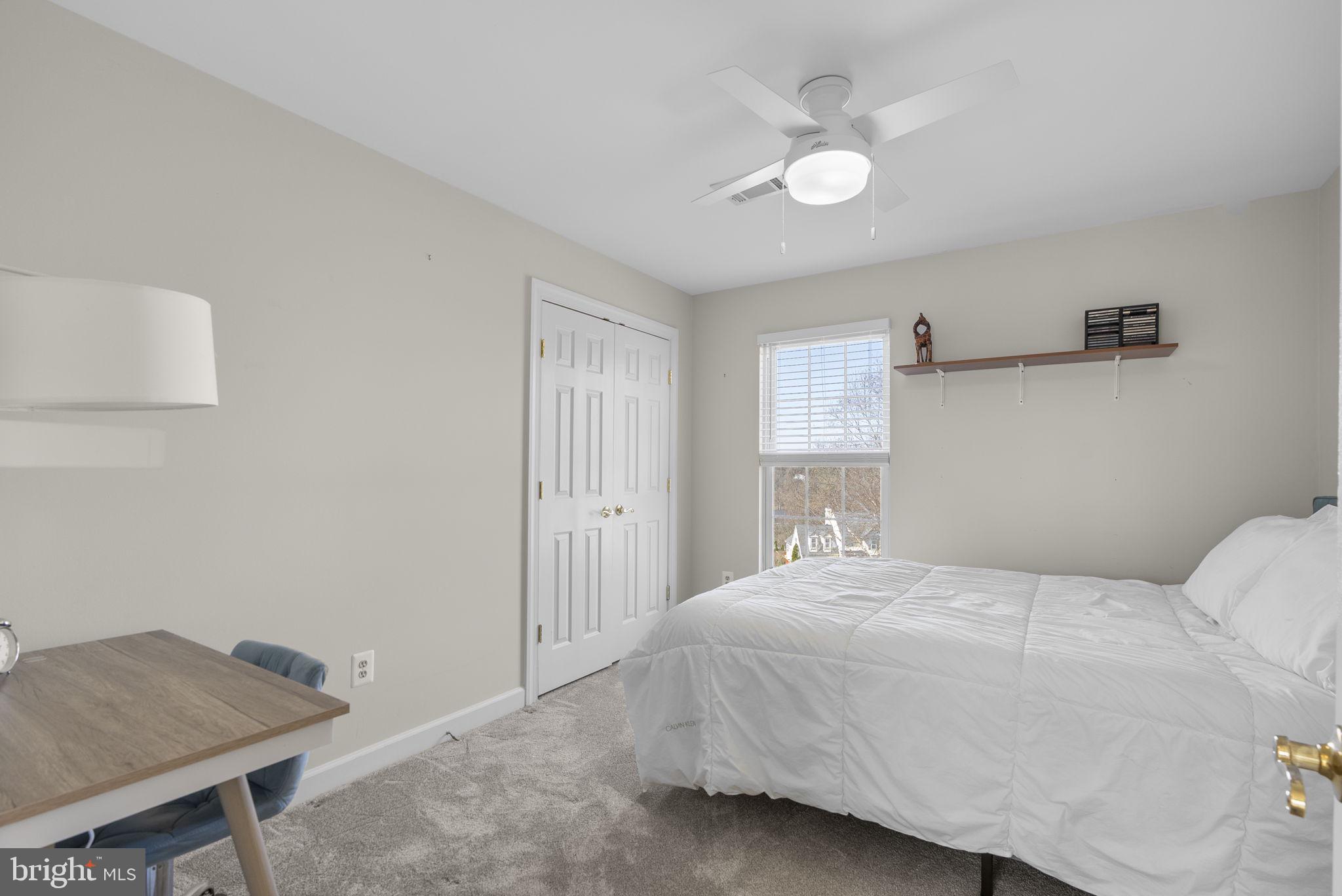 WINDSOR KNOLLS - Residential