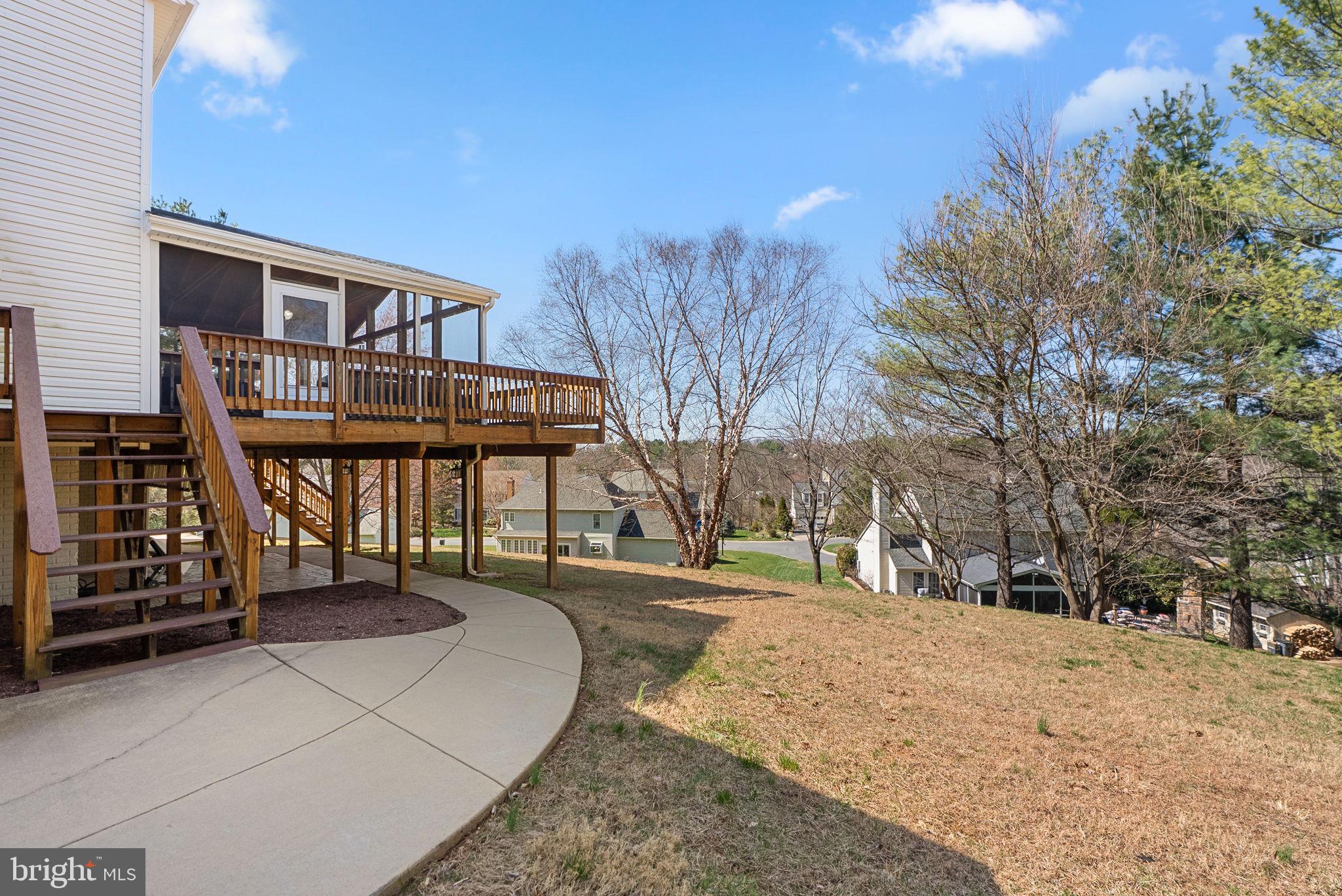 WINDSOR KNOLLS - Residential