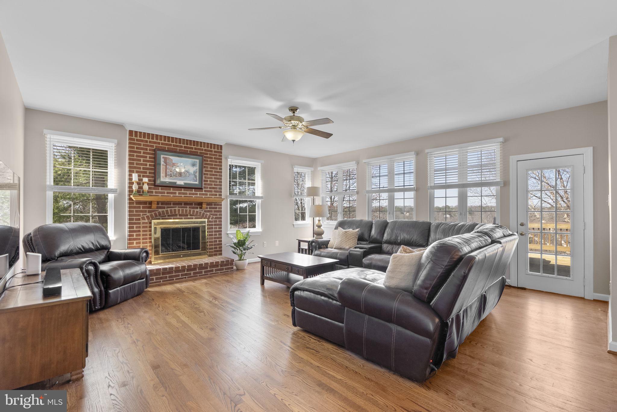 WINDSOR KNOLLS - Residential