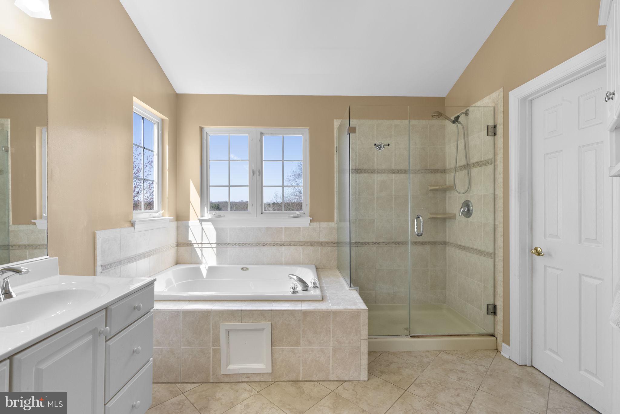 WINDSOR KNOLLS - Residential