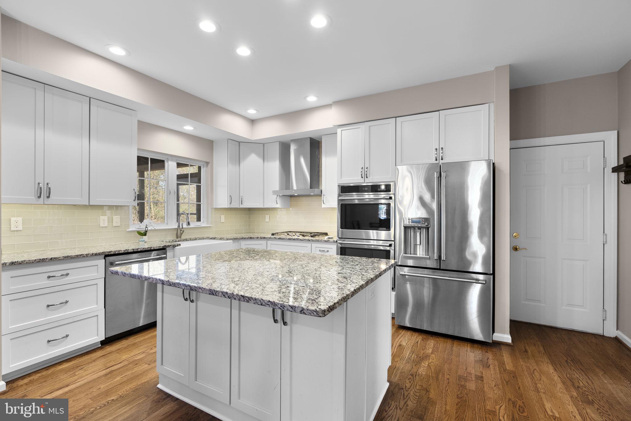 WINDSOR KNOLLS - Residential