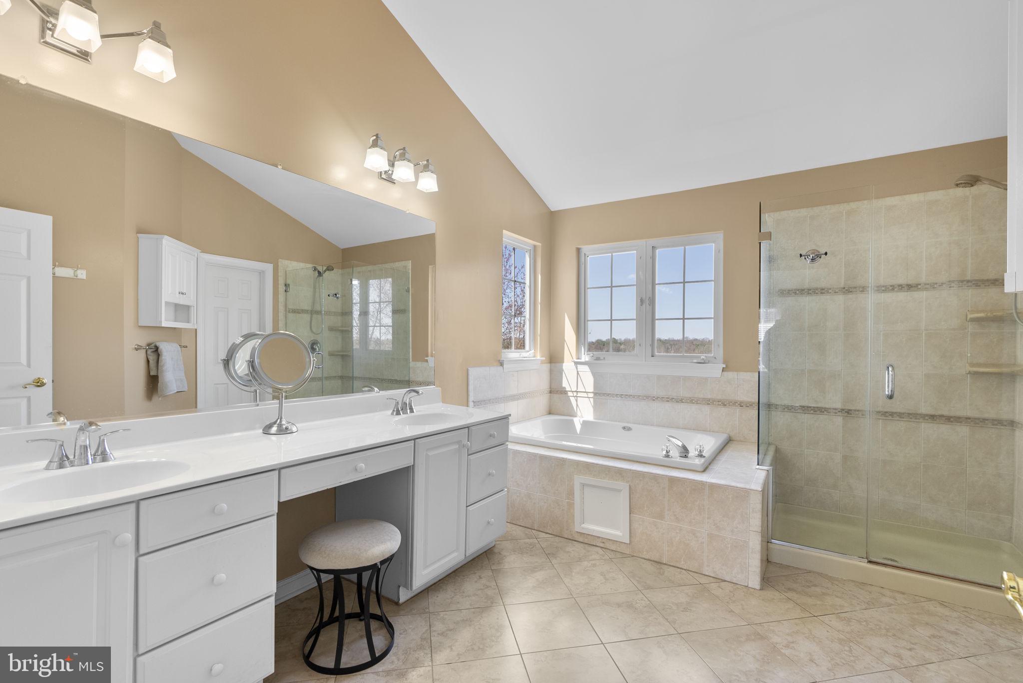 WINDSOR KNOLLS - Residential