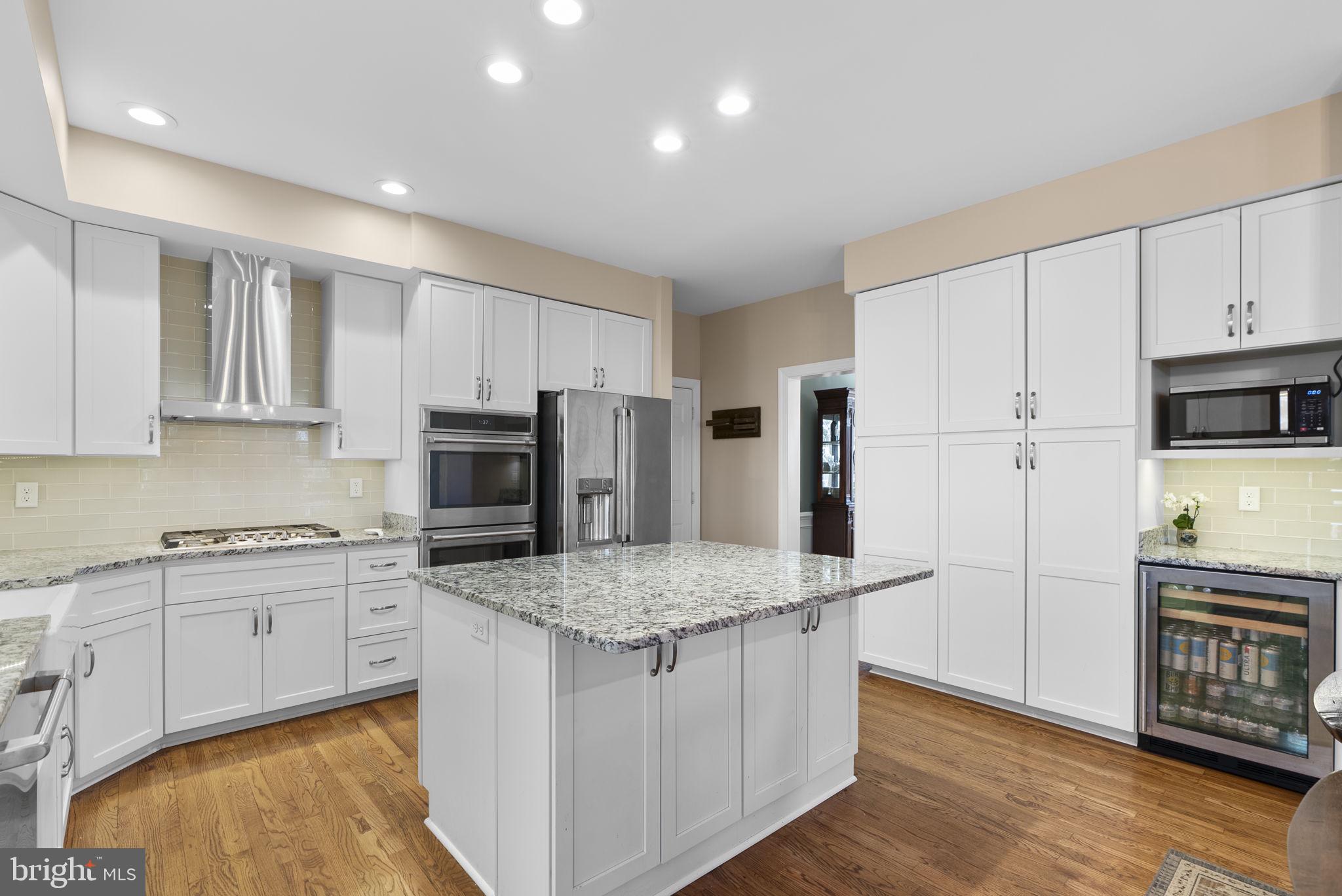 WINDSOR KNOLLS - Residential