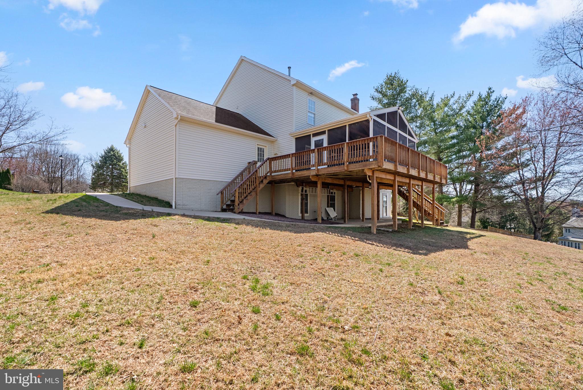 WINDSOR KNOLLS - Residential