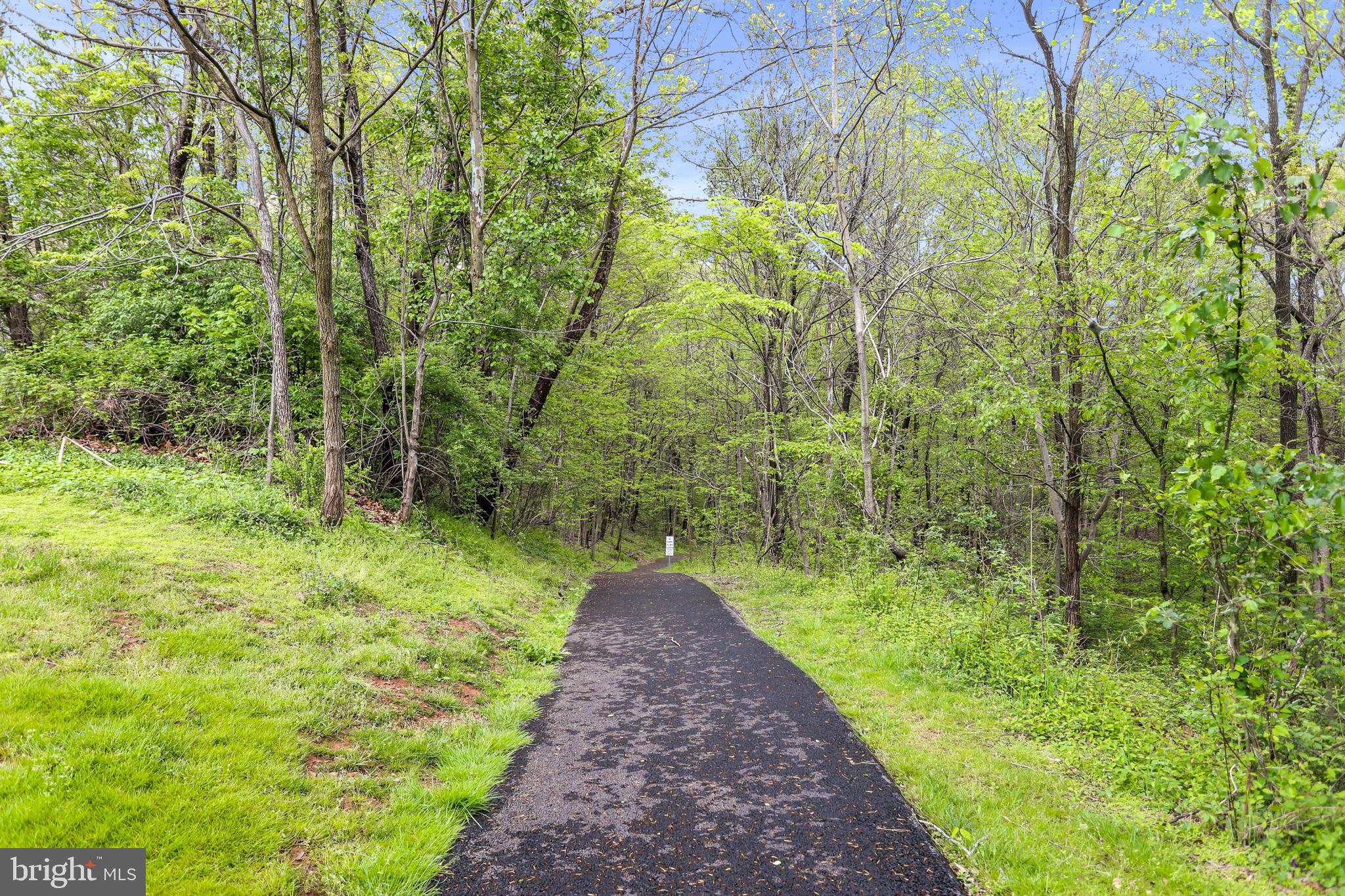WINDSOR KNOLLS - Residential