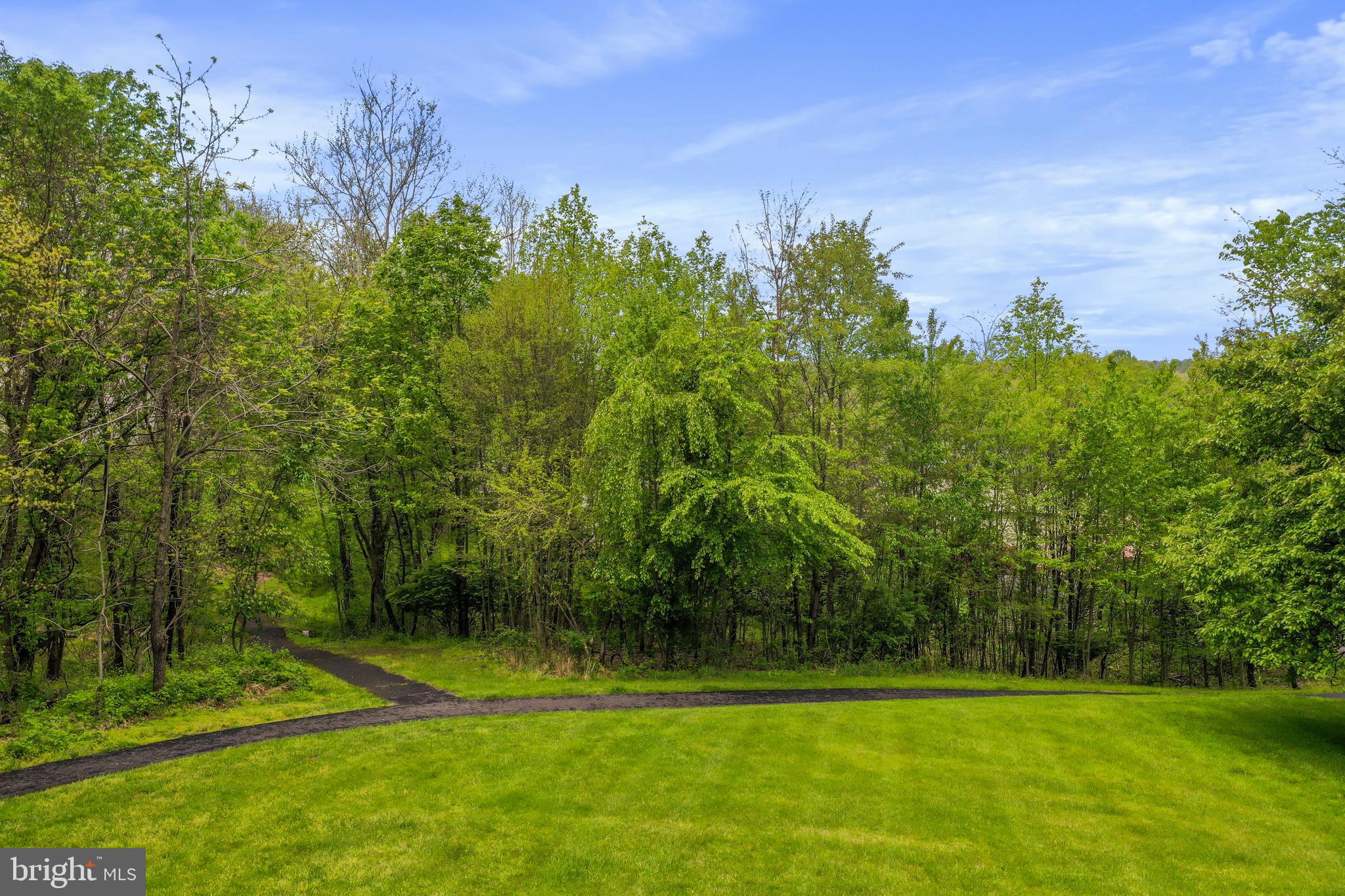 WINDSOR KNOLLS - Residential