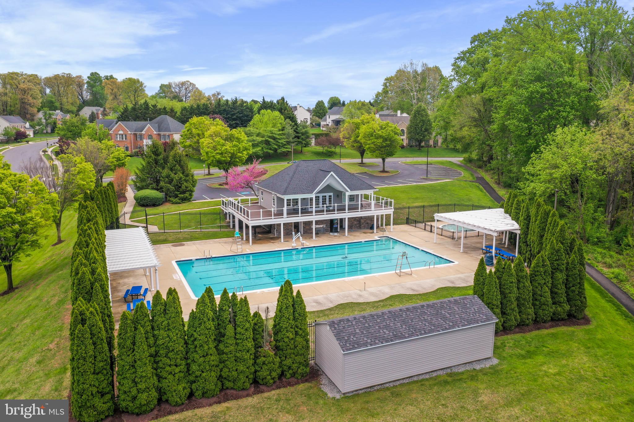 WINDSOR KNOLLS - Residential