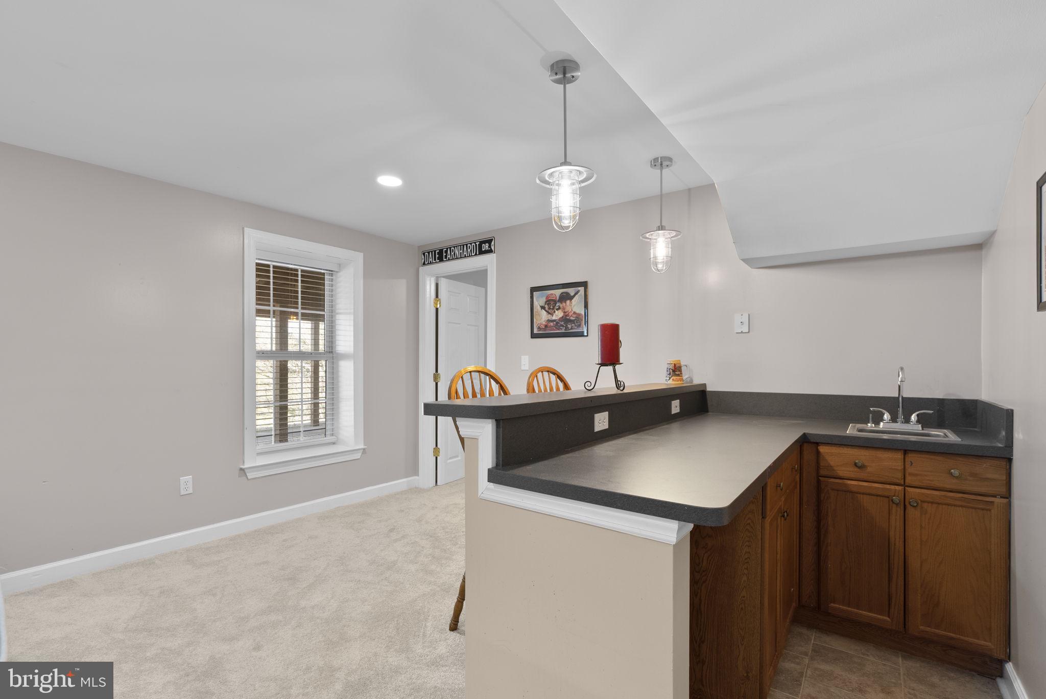 WINDSOR KNOLLS - Residential