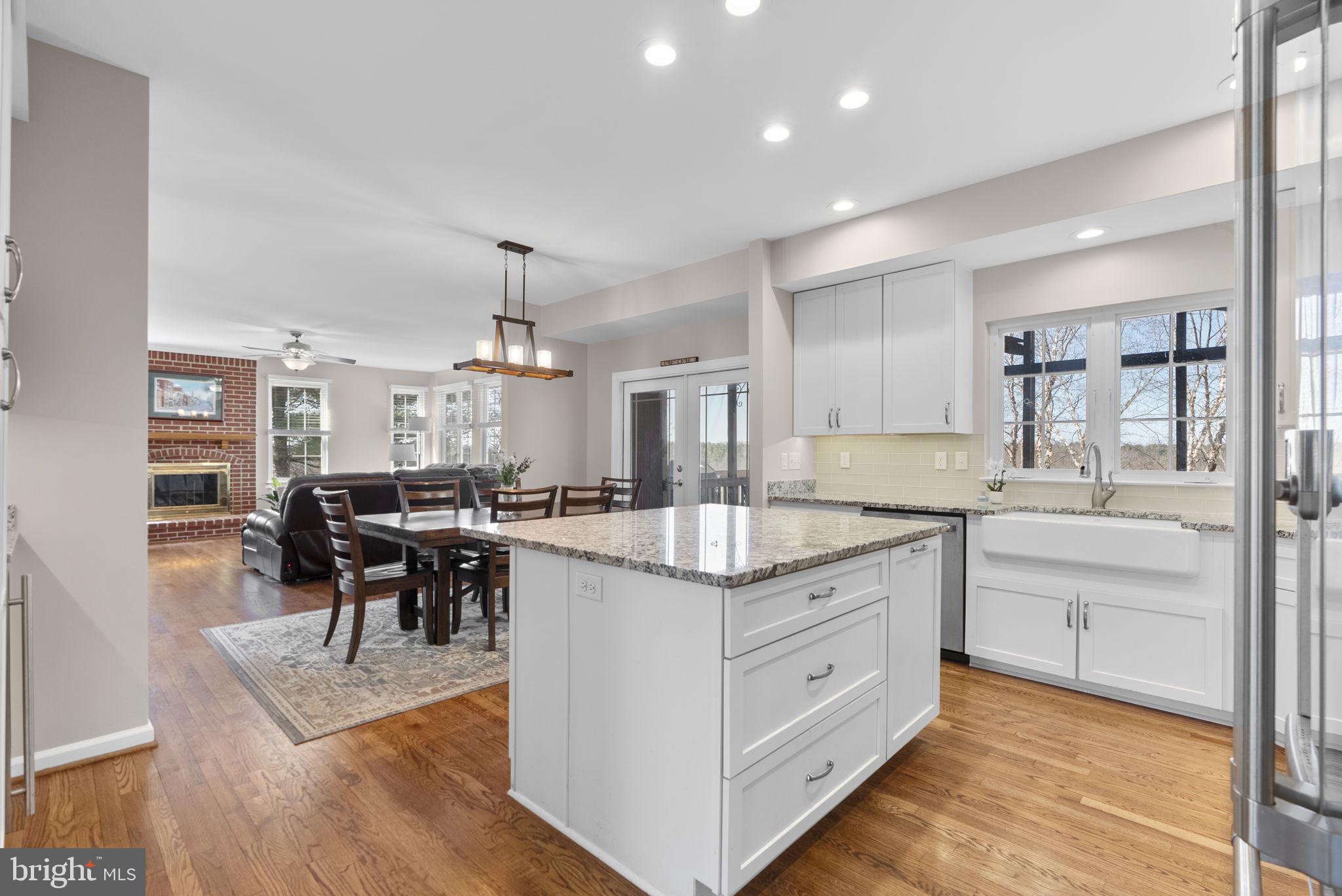 WINDSOR KNOLLS - Residential