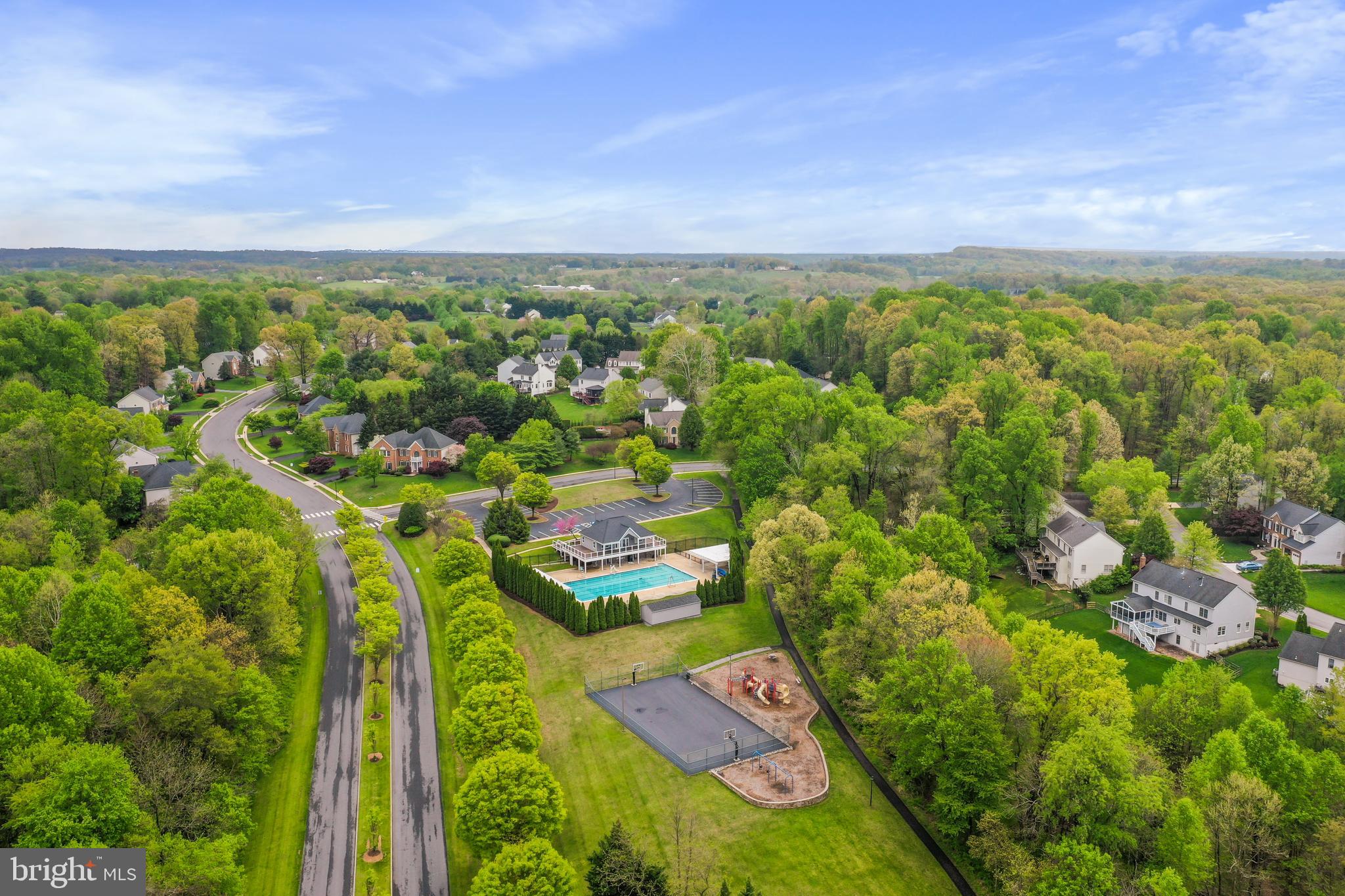WINDSOR KNOLLS - Residential