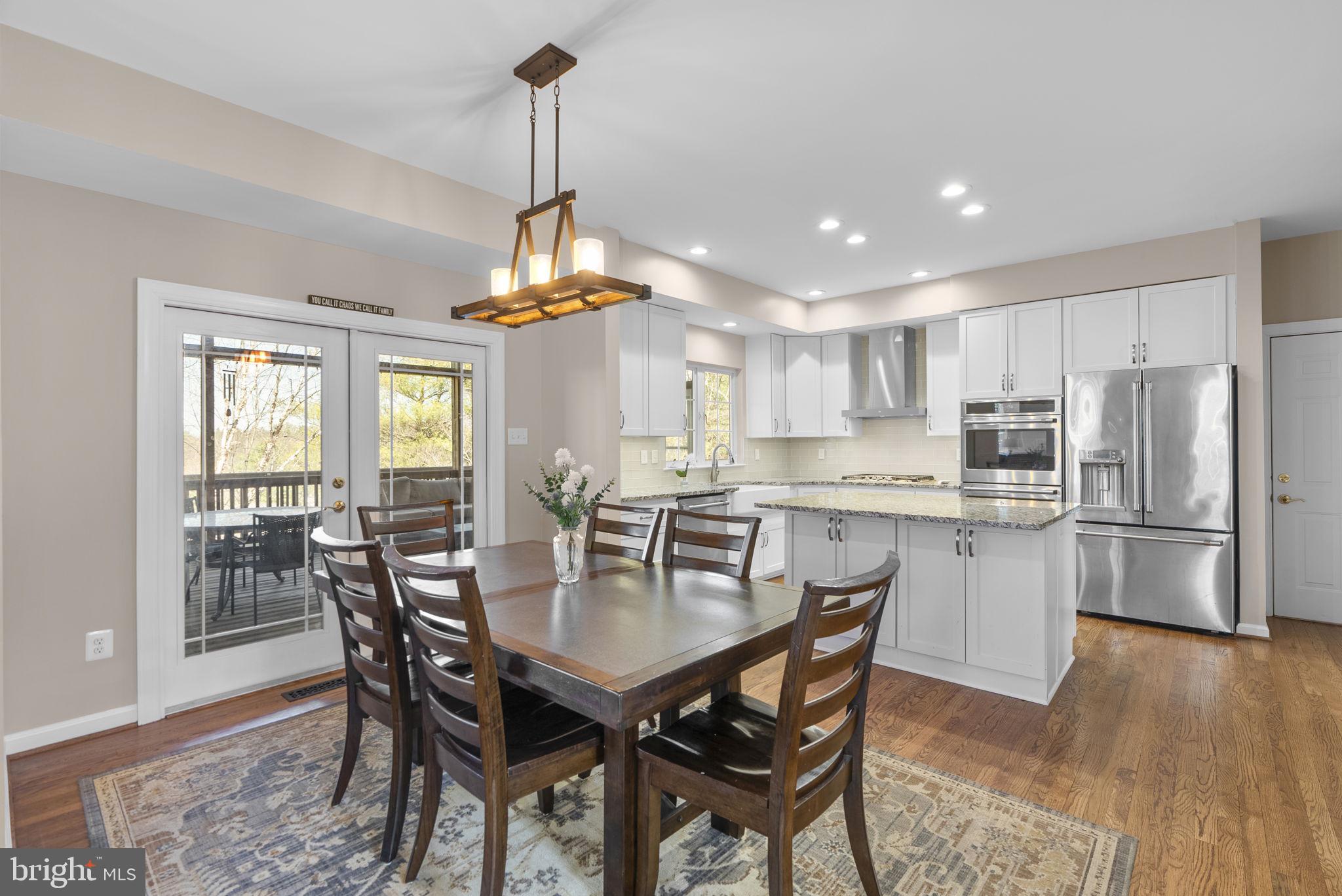 WINDSOR KNOLLS - Residential