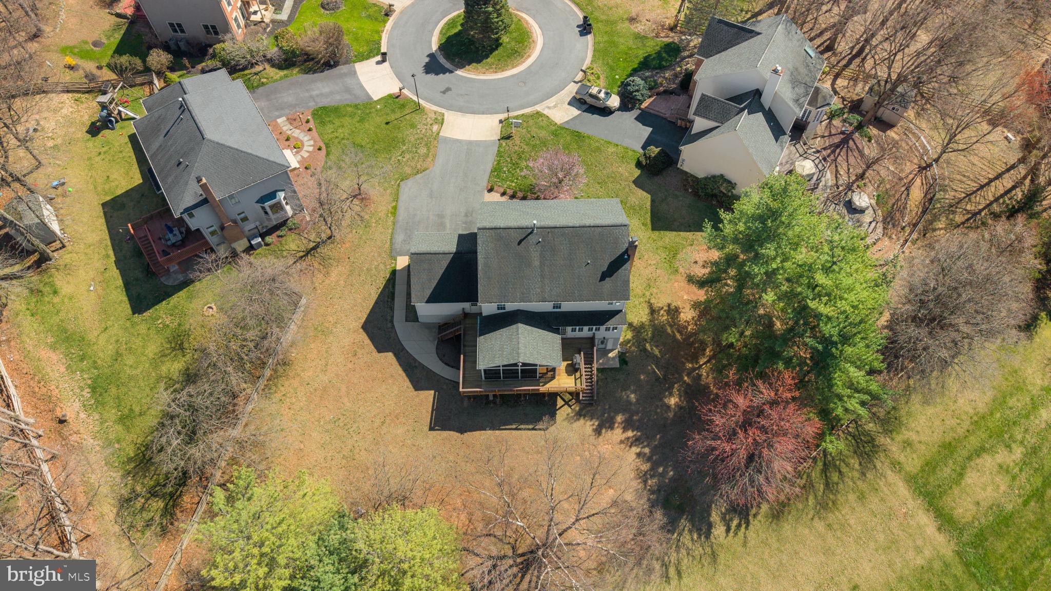 WINDSOR KNOLLS - Residential