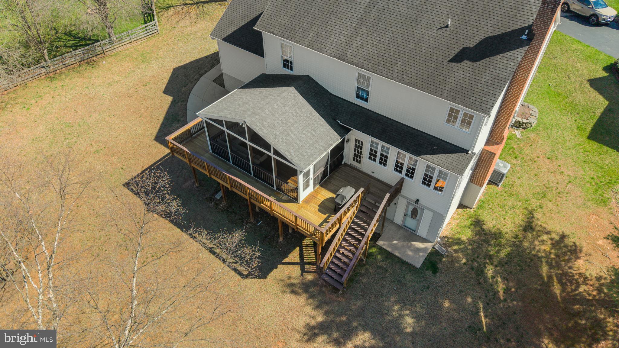 WINDSOR KNOLLS - Residential