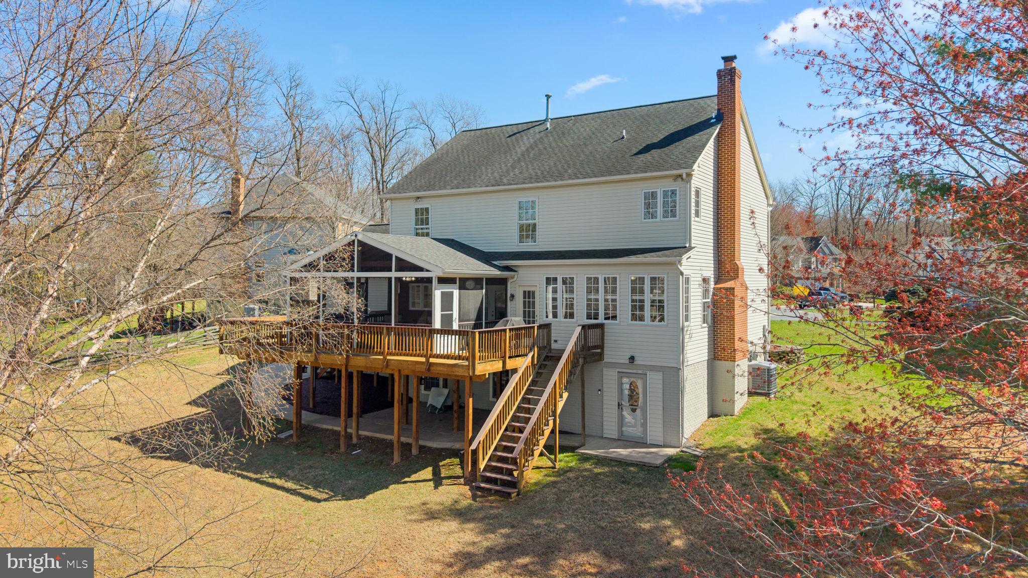 WINDSOR KNOLLS - Residential