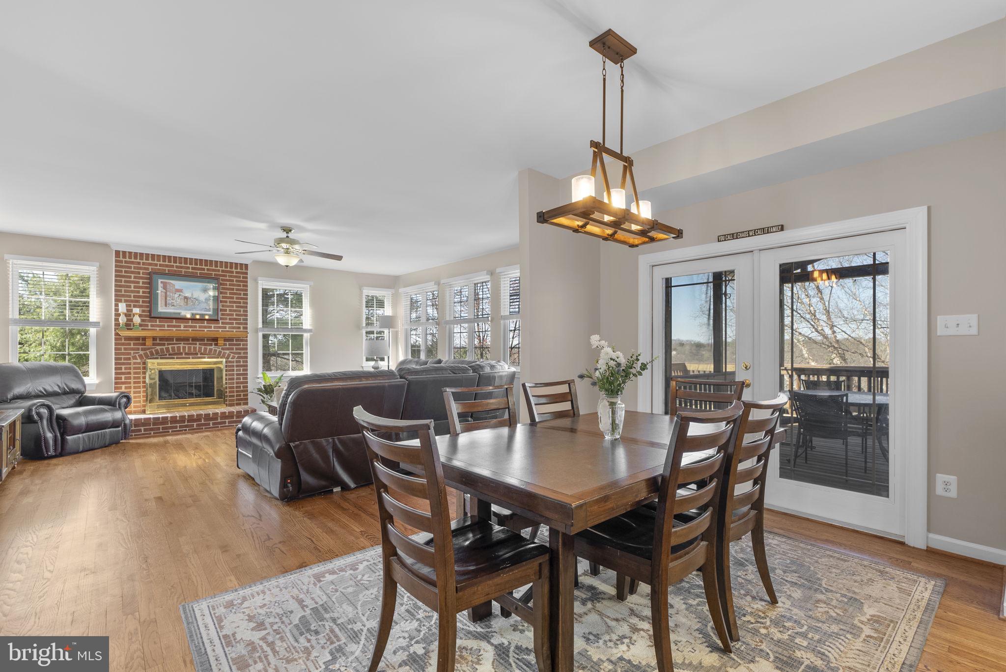 WINDSOR KNOLLS - Residential