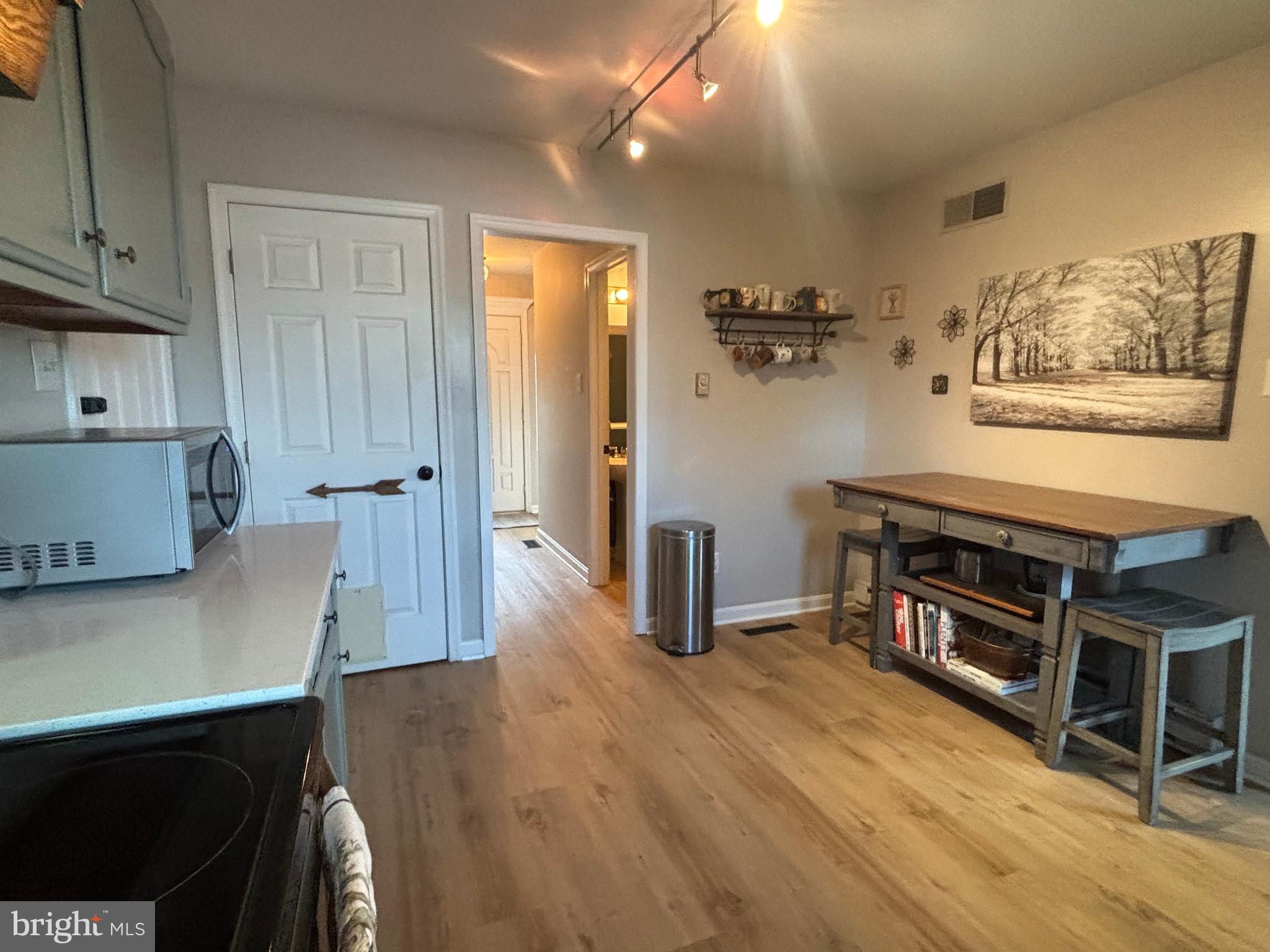 CHAPLINE'S CHOICE - Residential