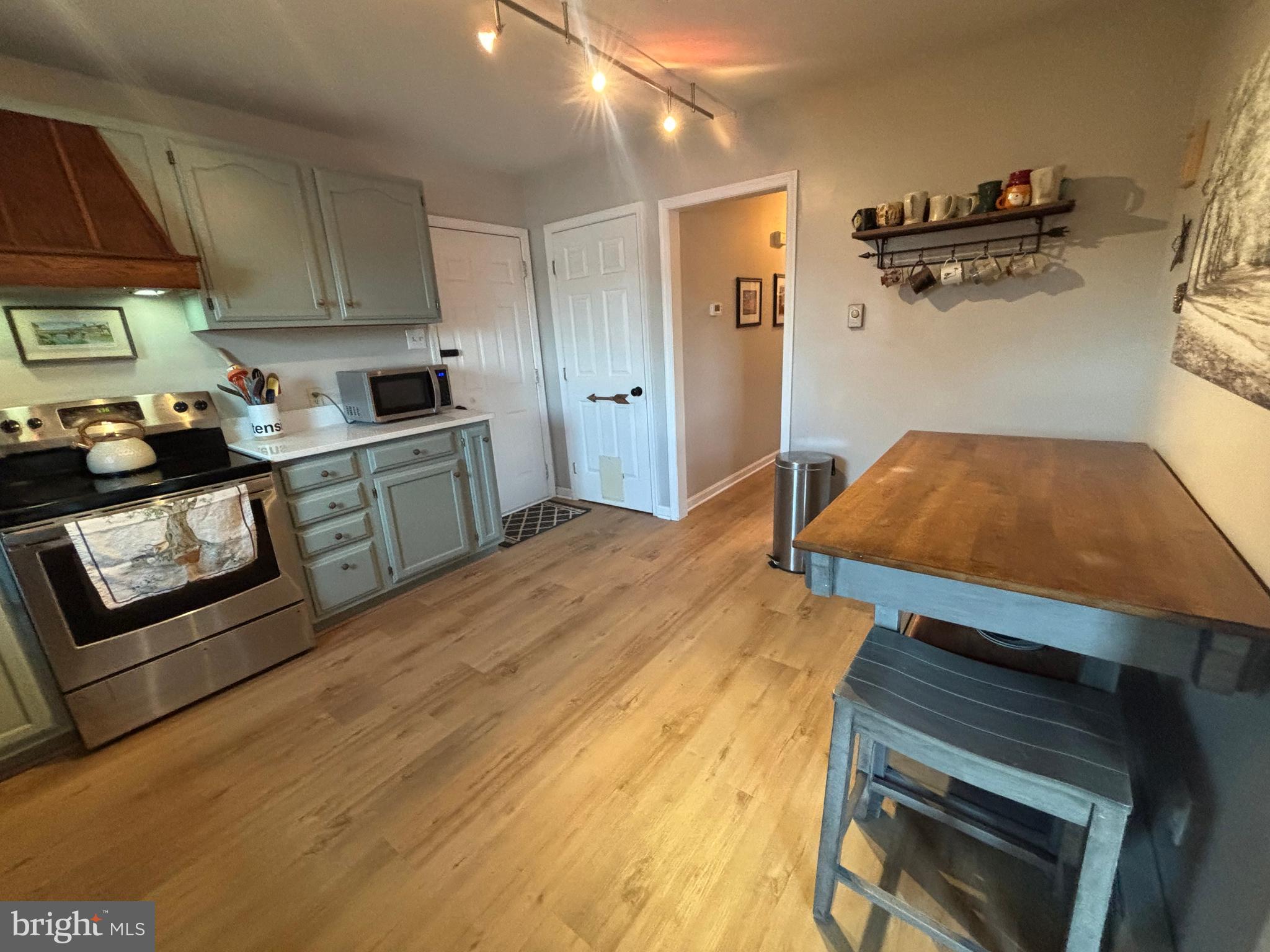 CHAPLINE'S CHOICE - Residential