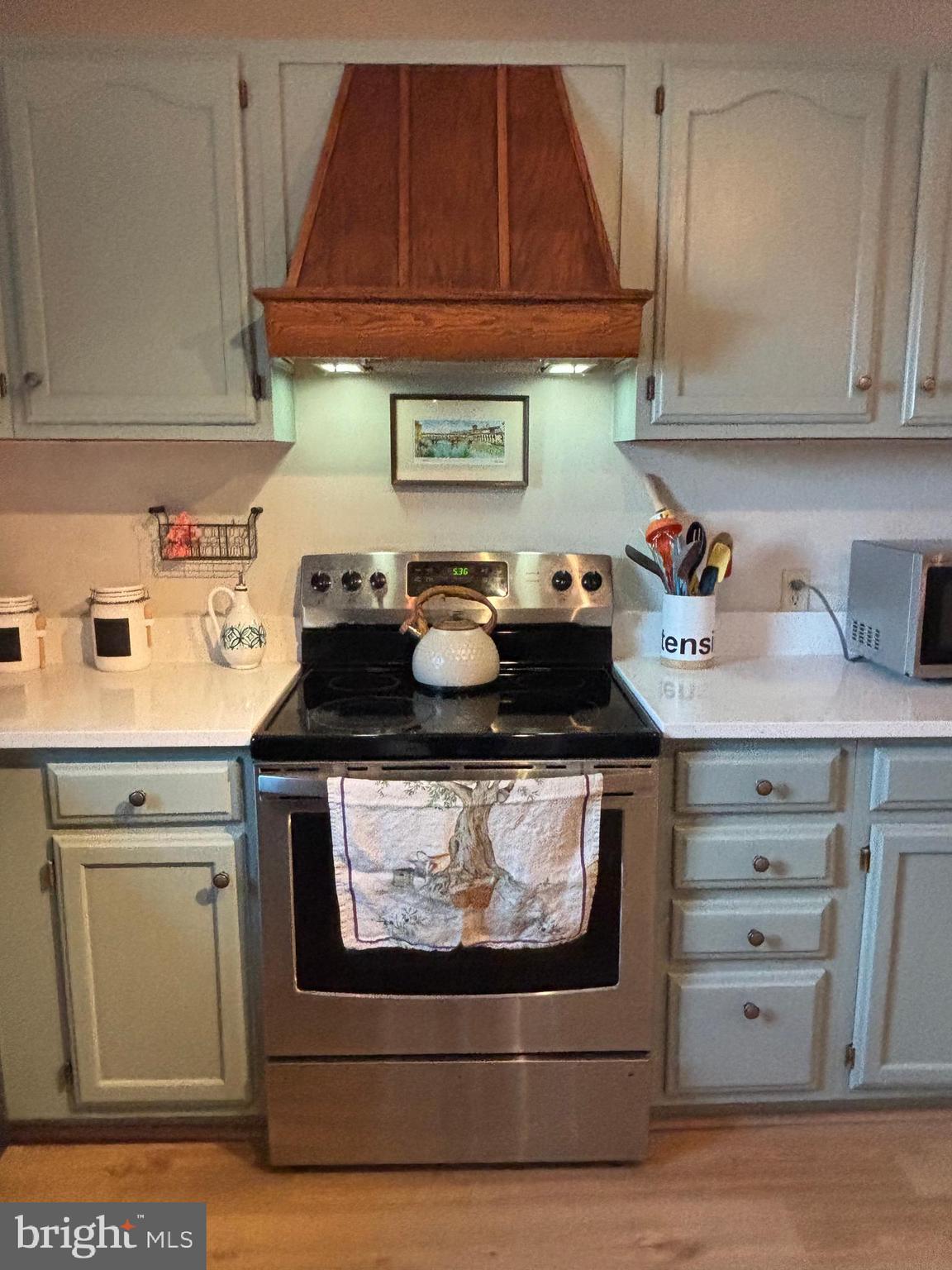 CHAPLINE'S CHOICE - Residential