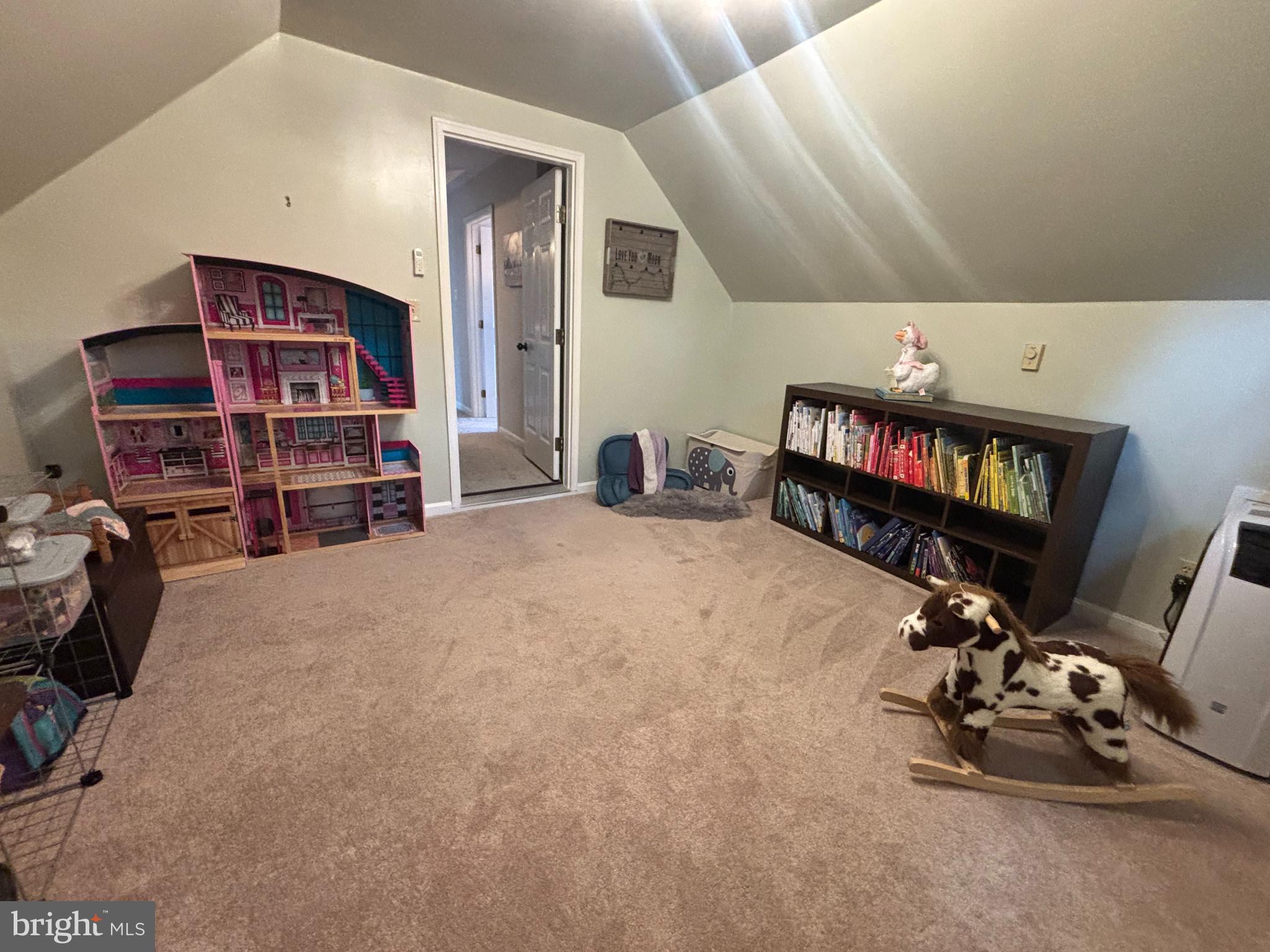 CHAPLINE'S CHOICE - Residential