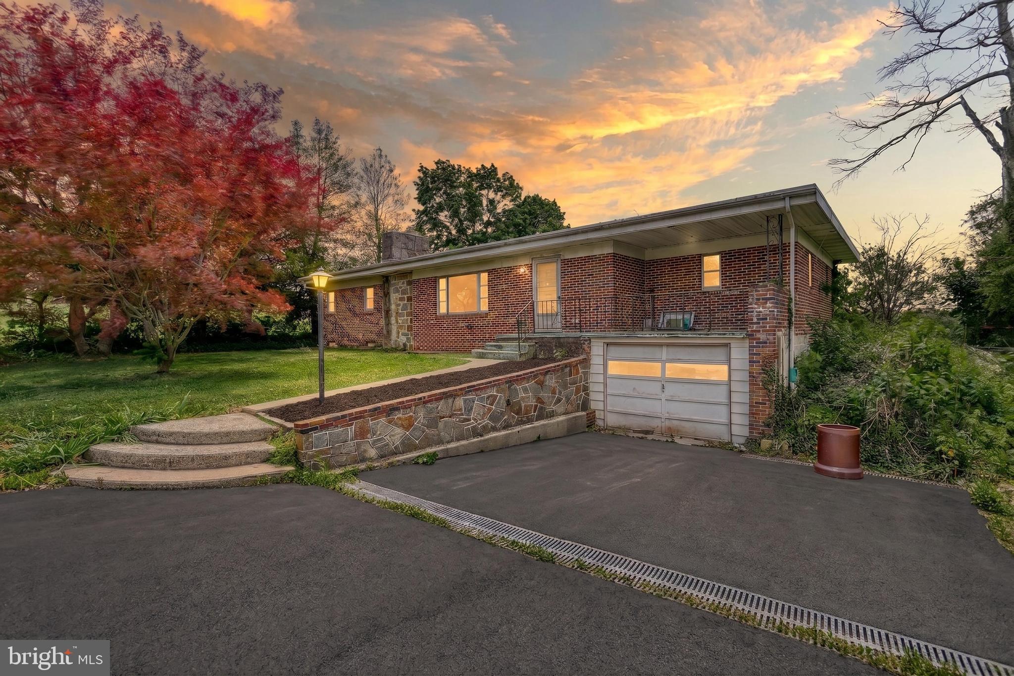9 PINE GROVE ROAD
