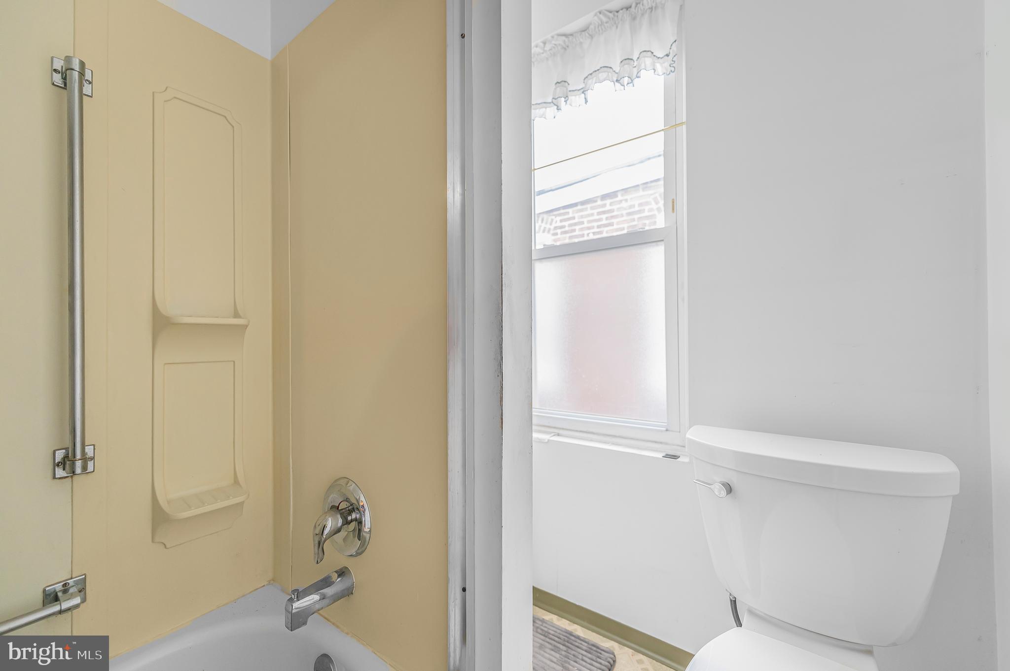 AMBLER HOUSE - Residential