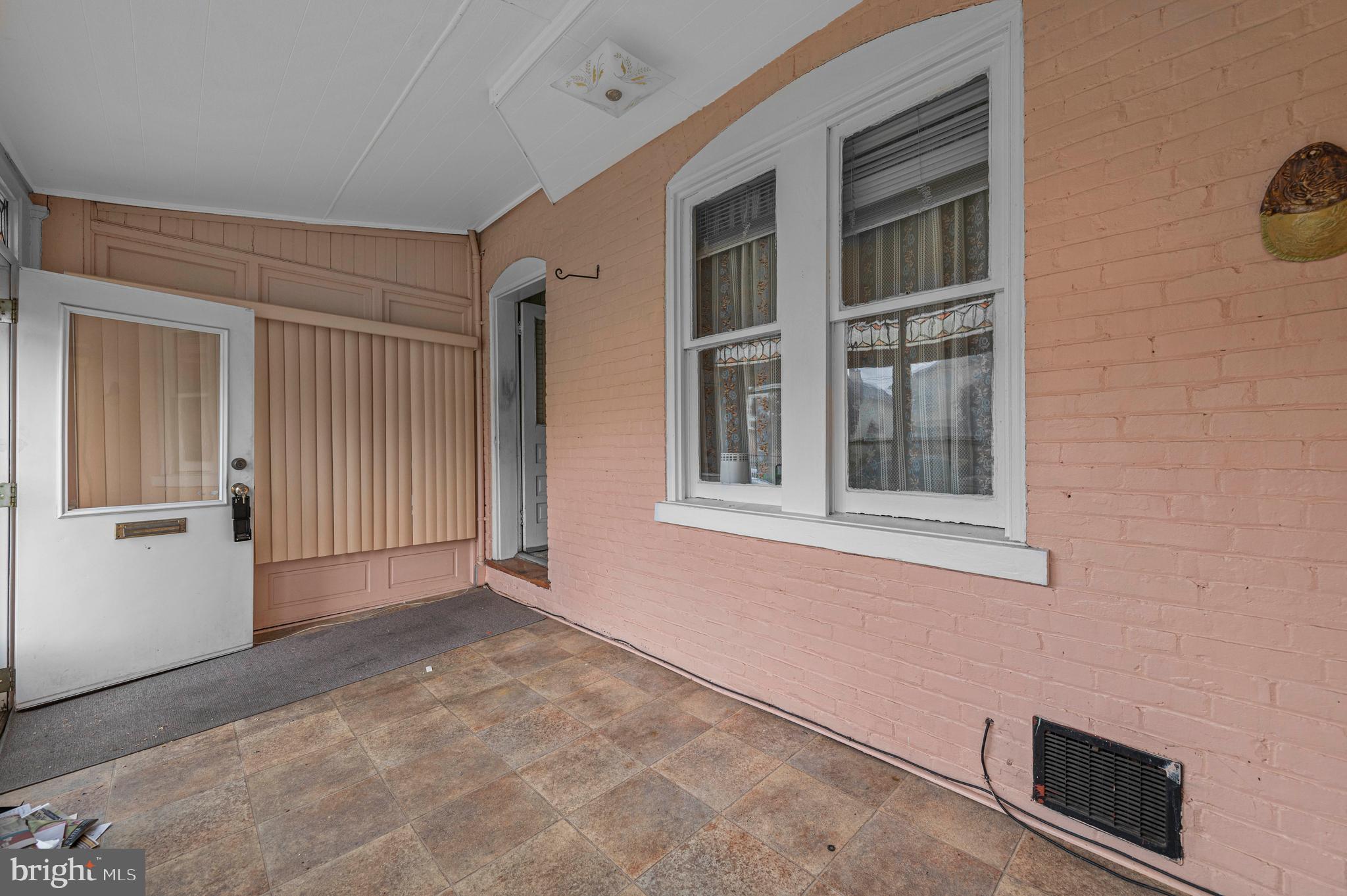 AMBLER HOUSE - Residential