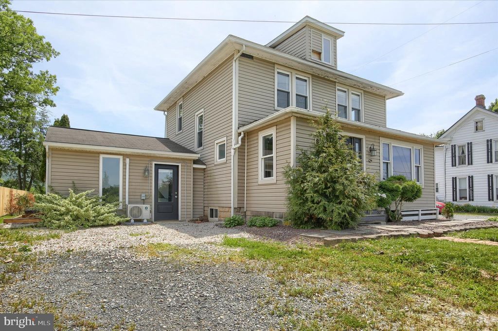 Photo of 9054 William Penn Highway, MIFFLINTOWN, PA 17059 (MLS # PAJT2012846)