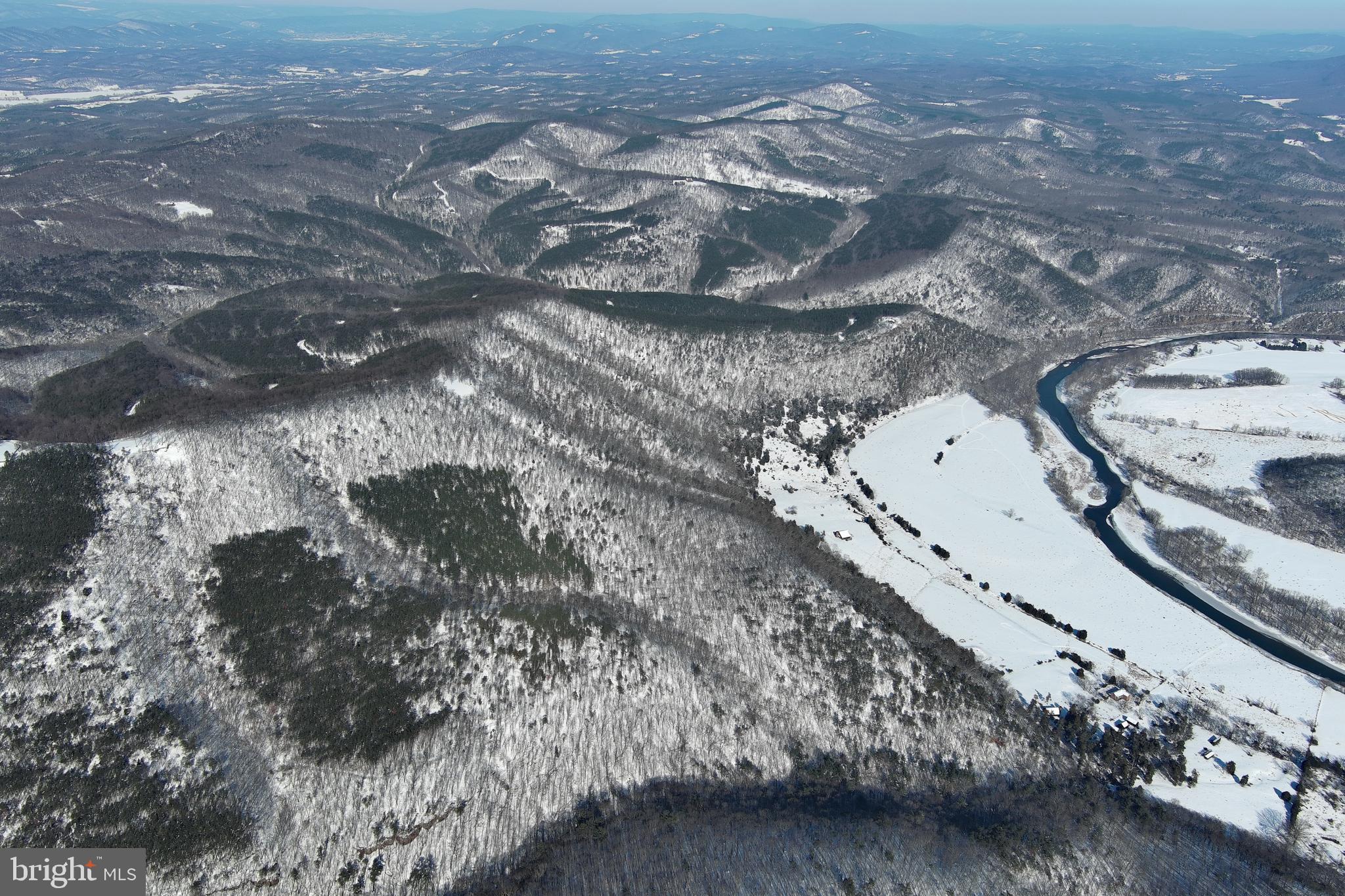 BLUFFS ON THE POTOMAC - Land