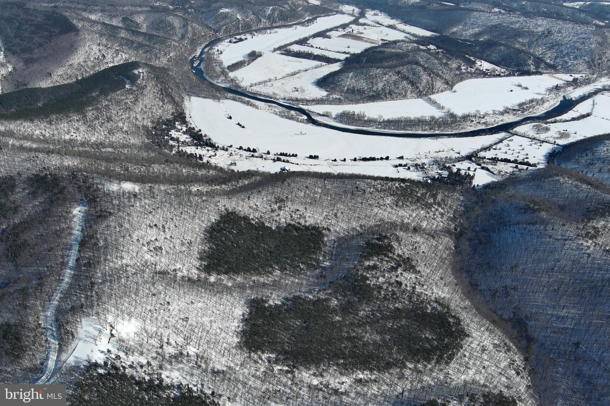 BLUFFS ON THE POTOMAC - Land