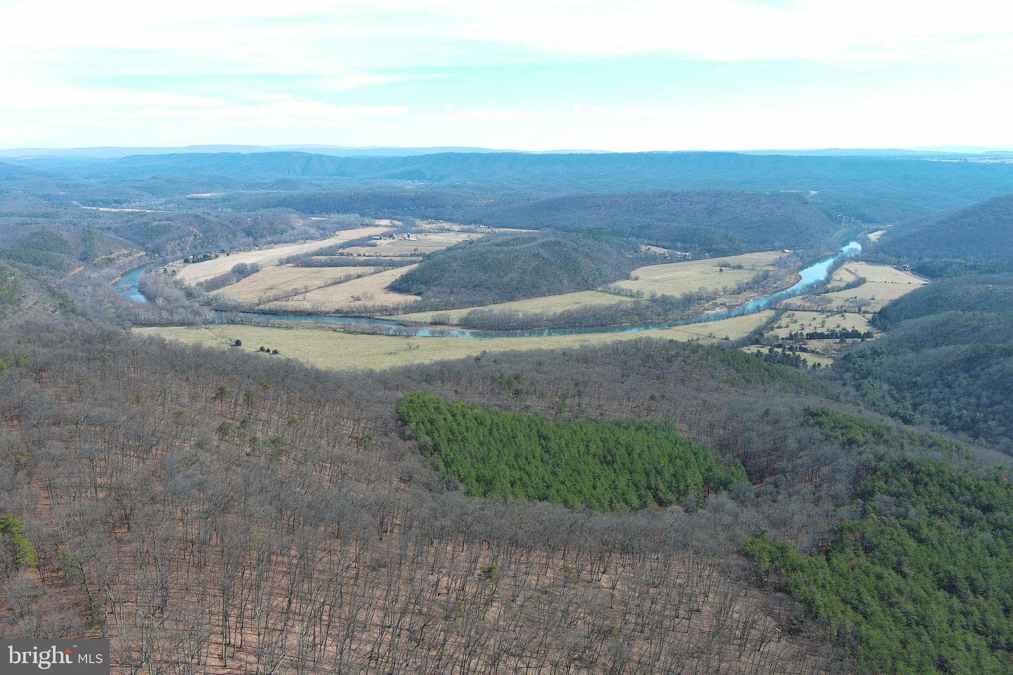 BLUFFS ON THE POTOMAC - Land
