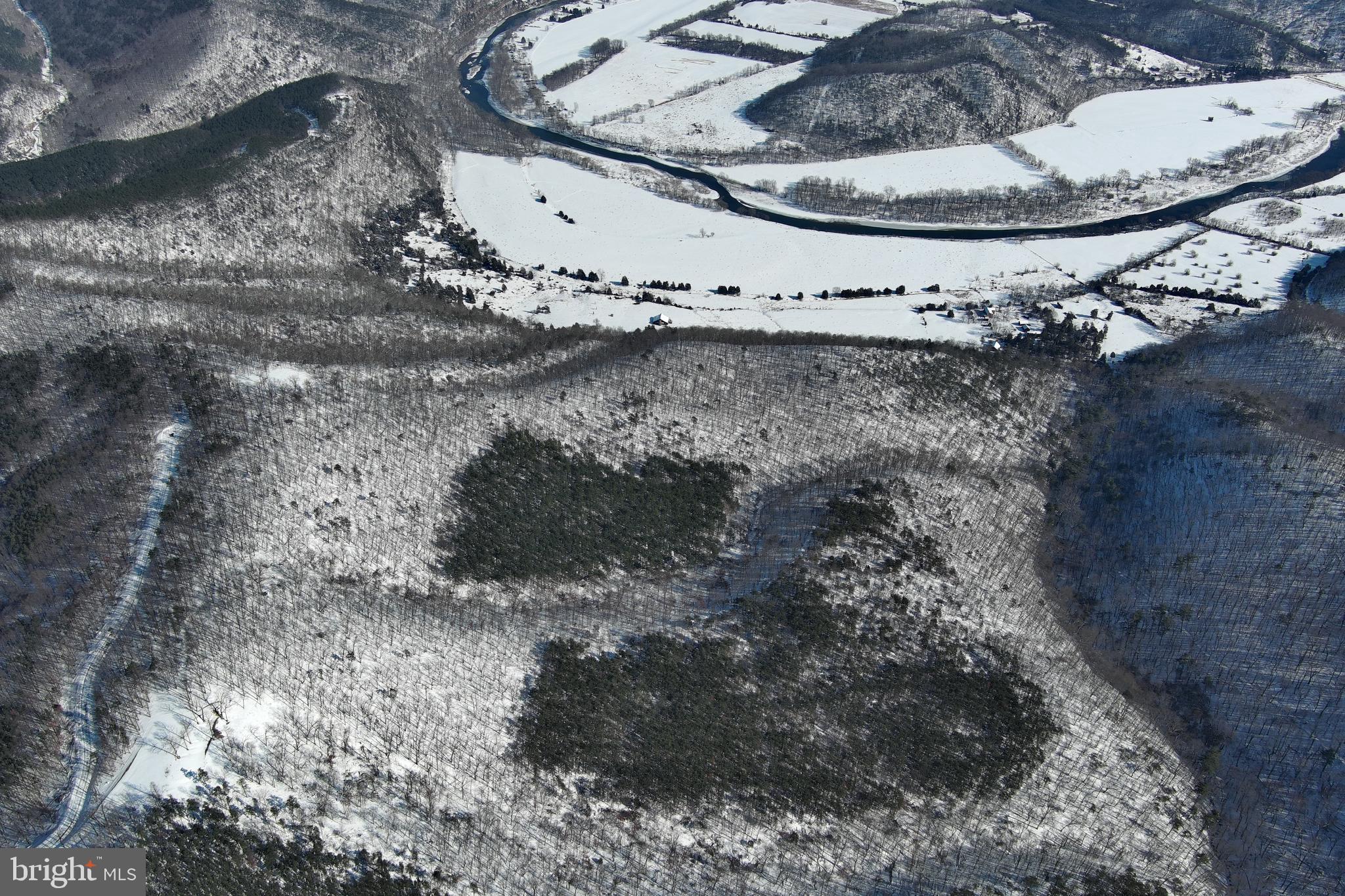 BLUFFS ON THE POTOMAC - Land
