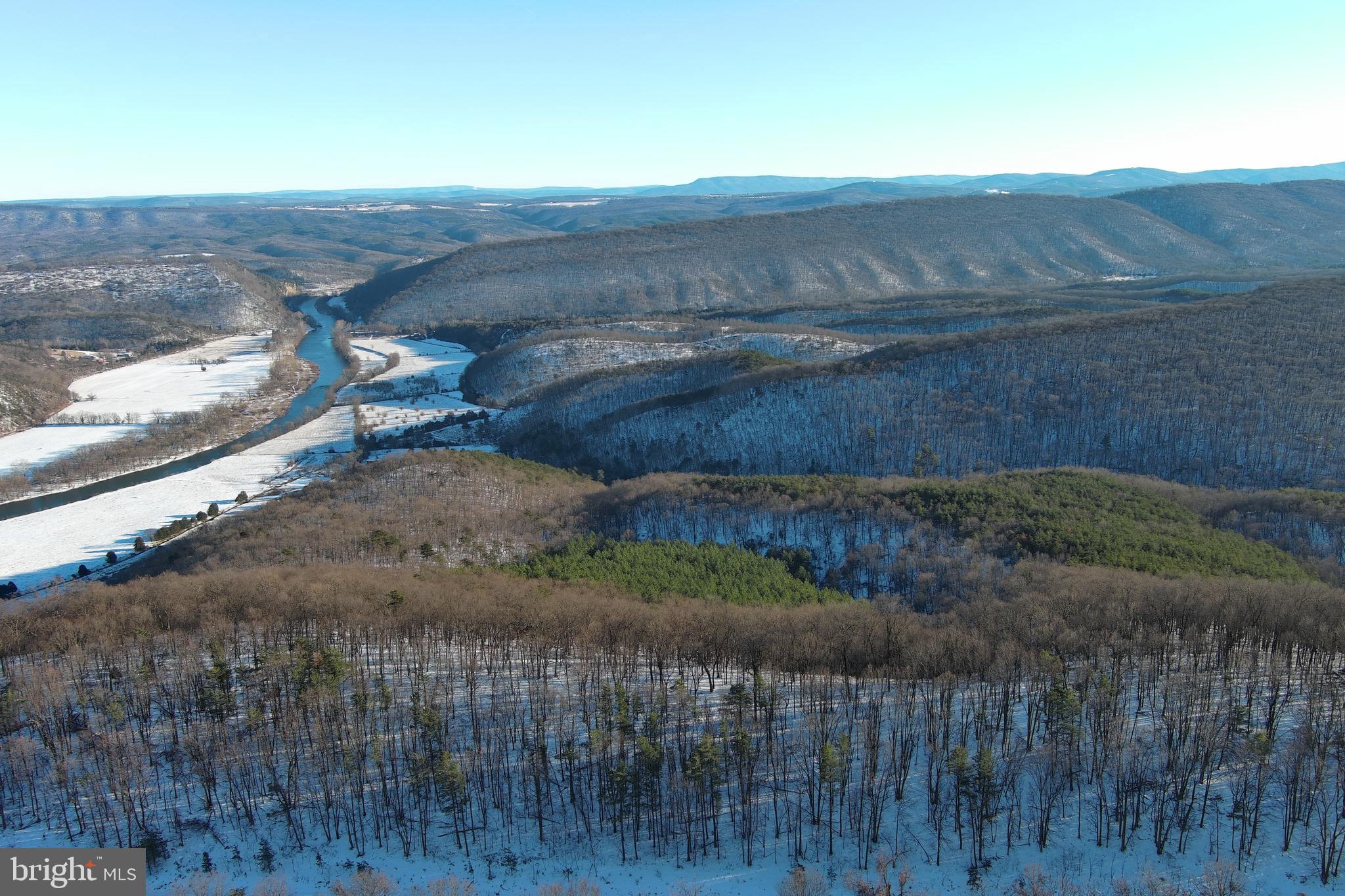 BLUFFS ON THE POTOMAC - Land