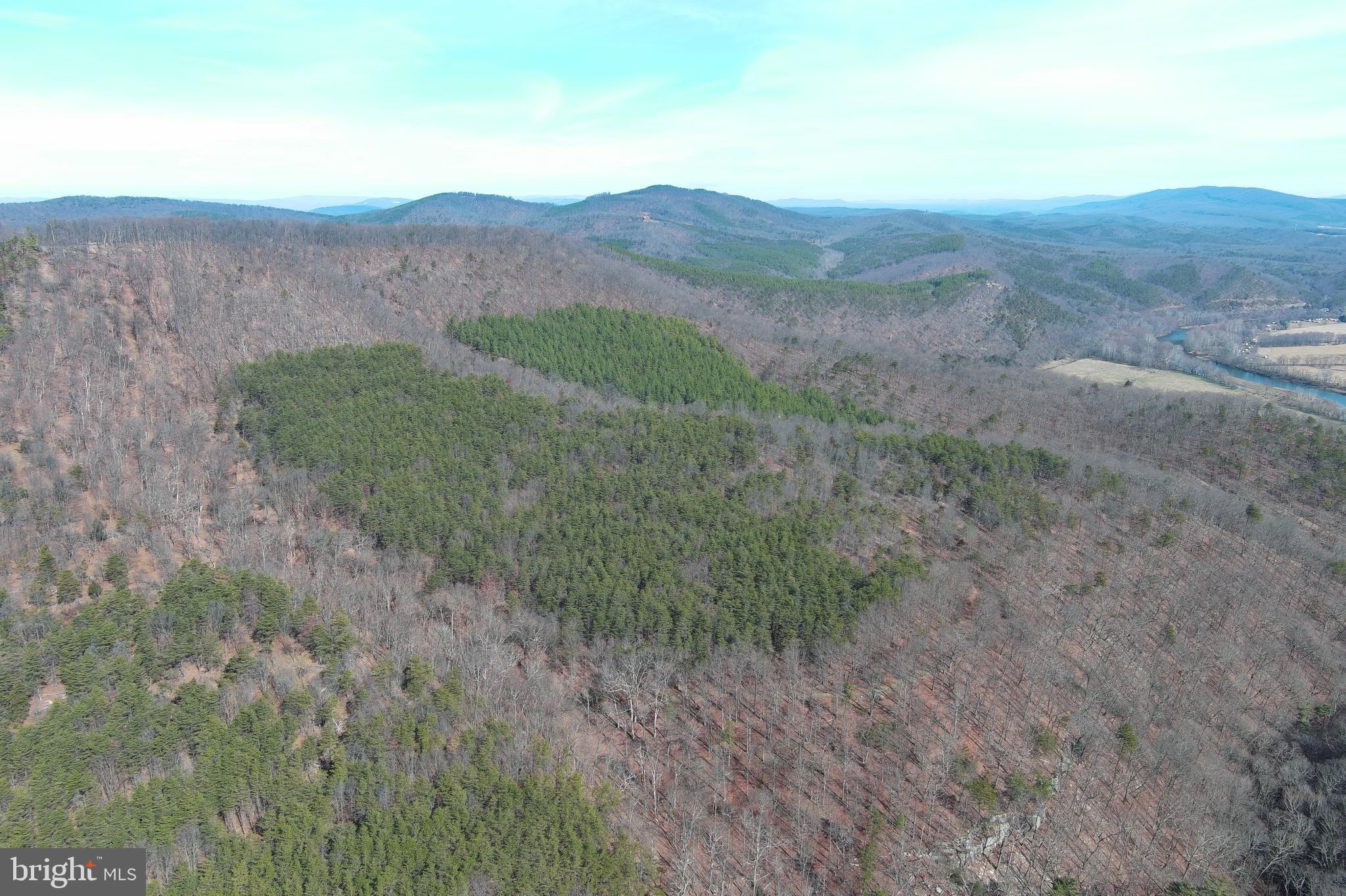 BLUFFS ON THE POTOMAC - Land